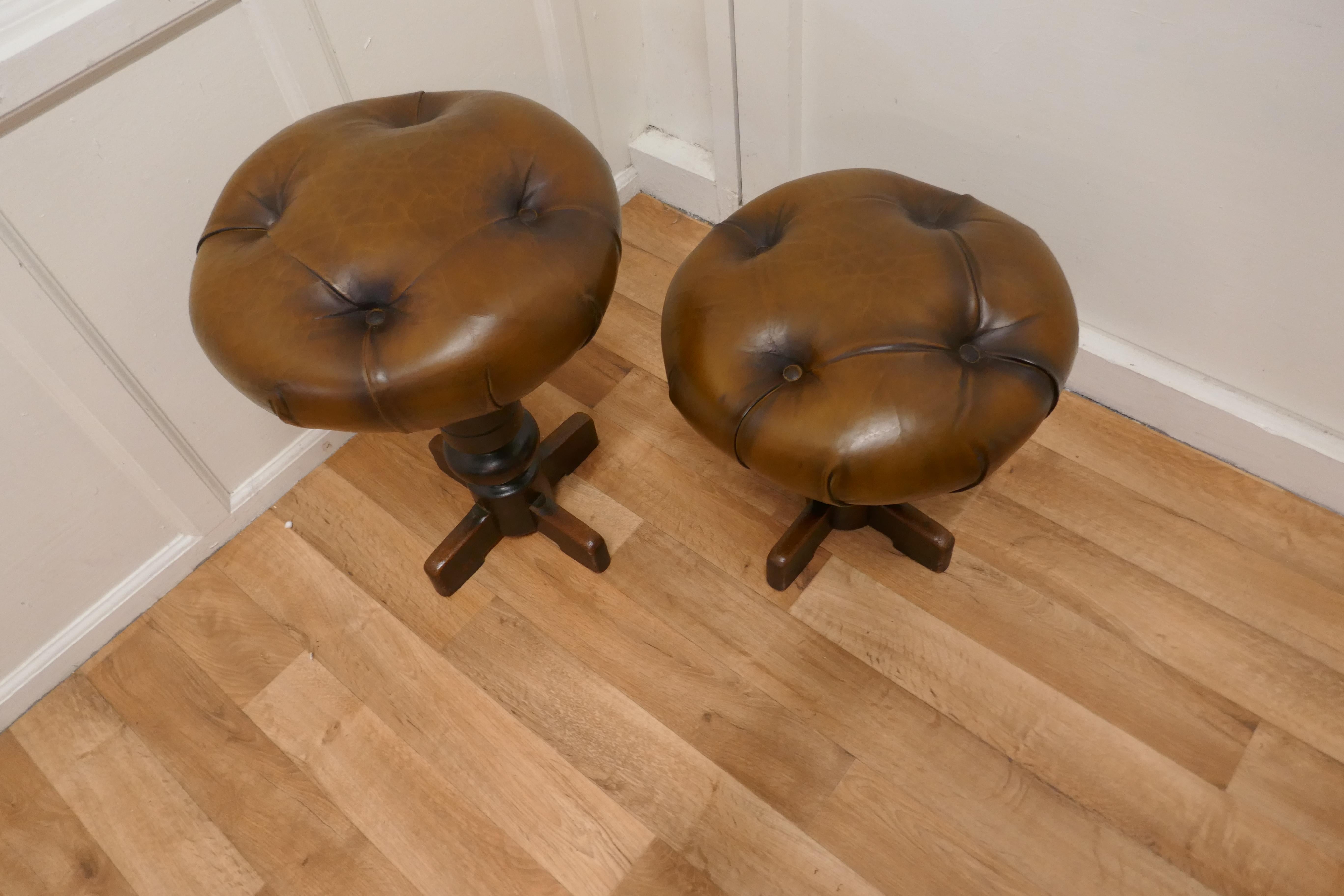 French Provincial Pair of Sturdy French Button Leather Swivel Piano Stools For Sale