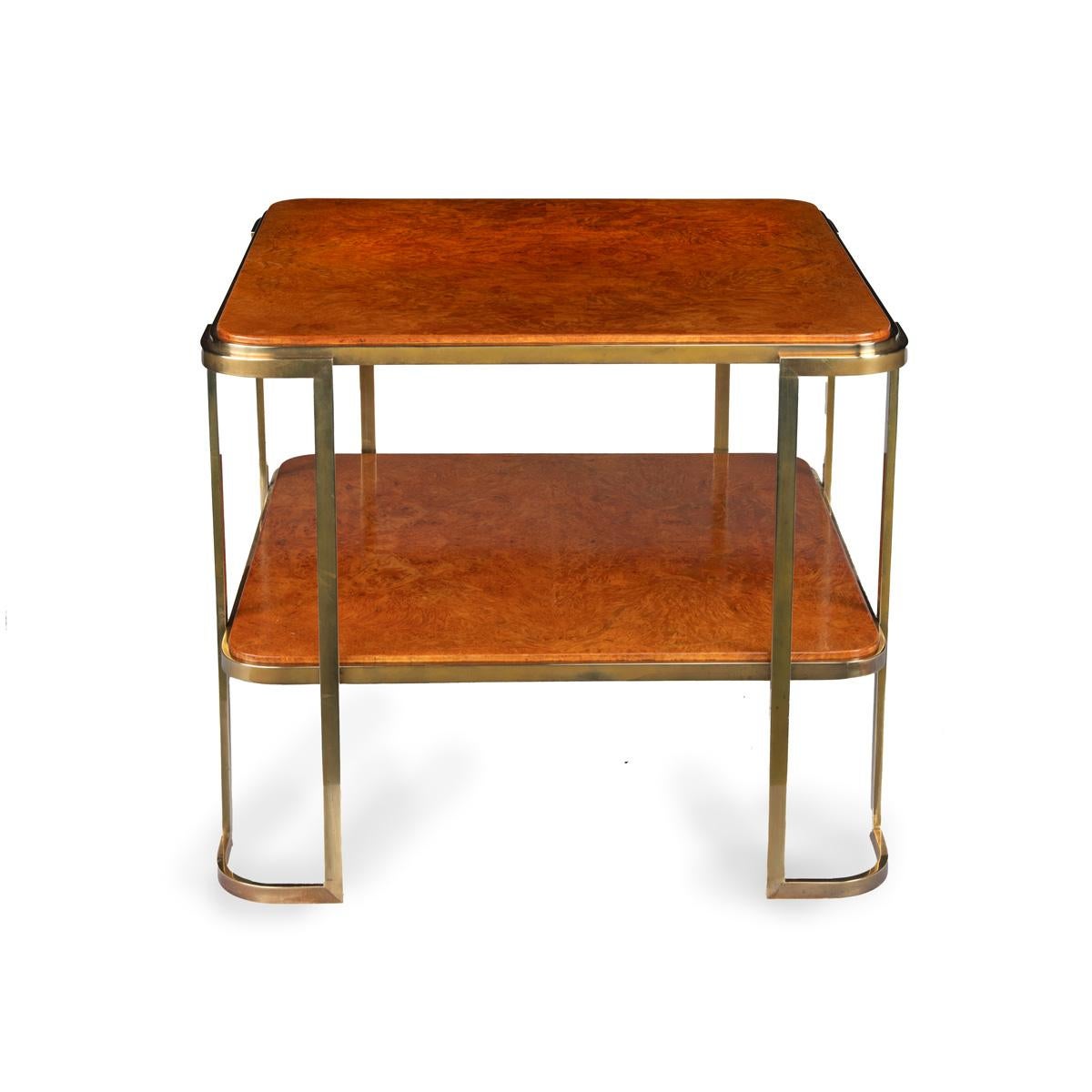 Coppia di eleganti tavolini Art Déco in radica di ambo i sessi e bronzo In condizioni buone in vendita a Lymington, Hampshire