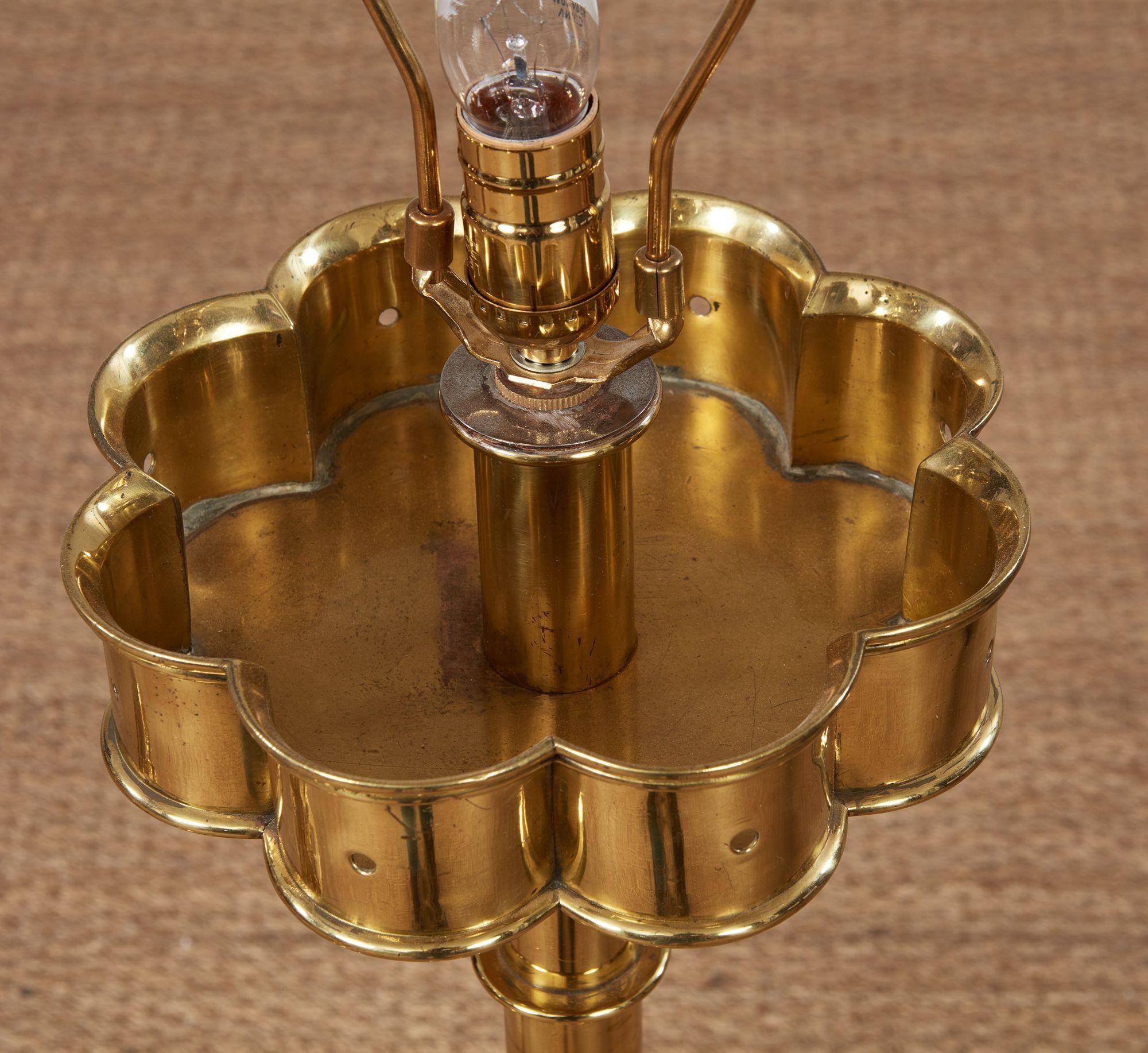 Paire de superbes lampes de table en laiton surélevées Bon état - En vente à Greenwich, CT