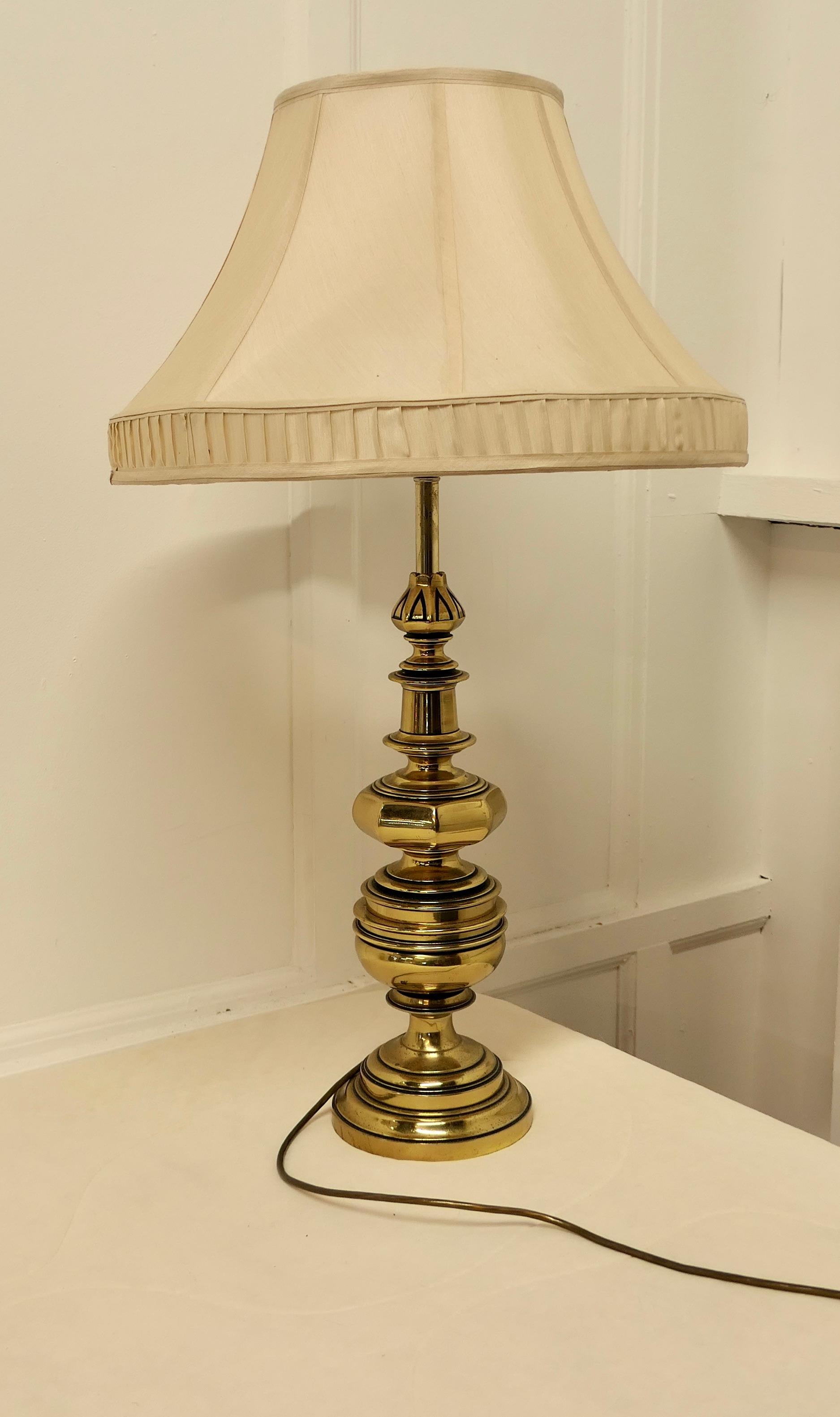 Pair of Superb Quality Large Bulbous Brass Table Lamps For Sale 4