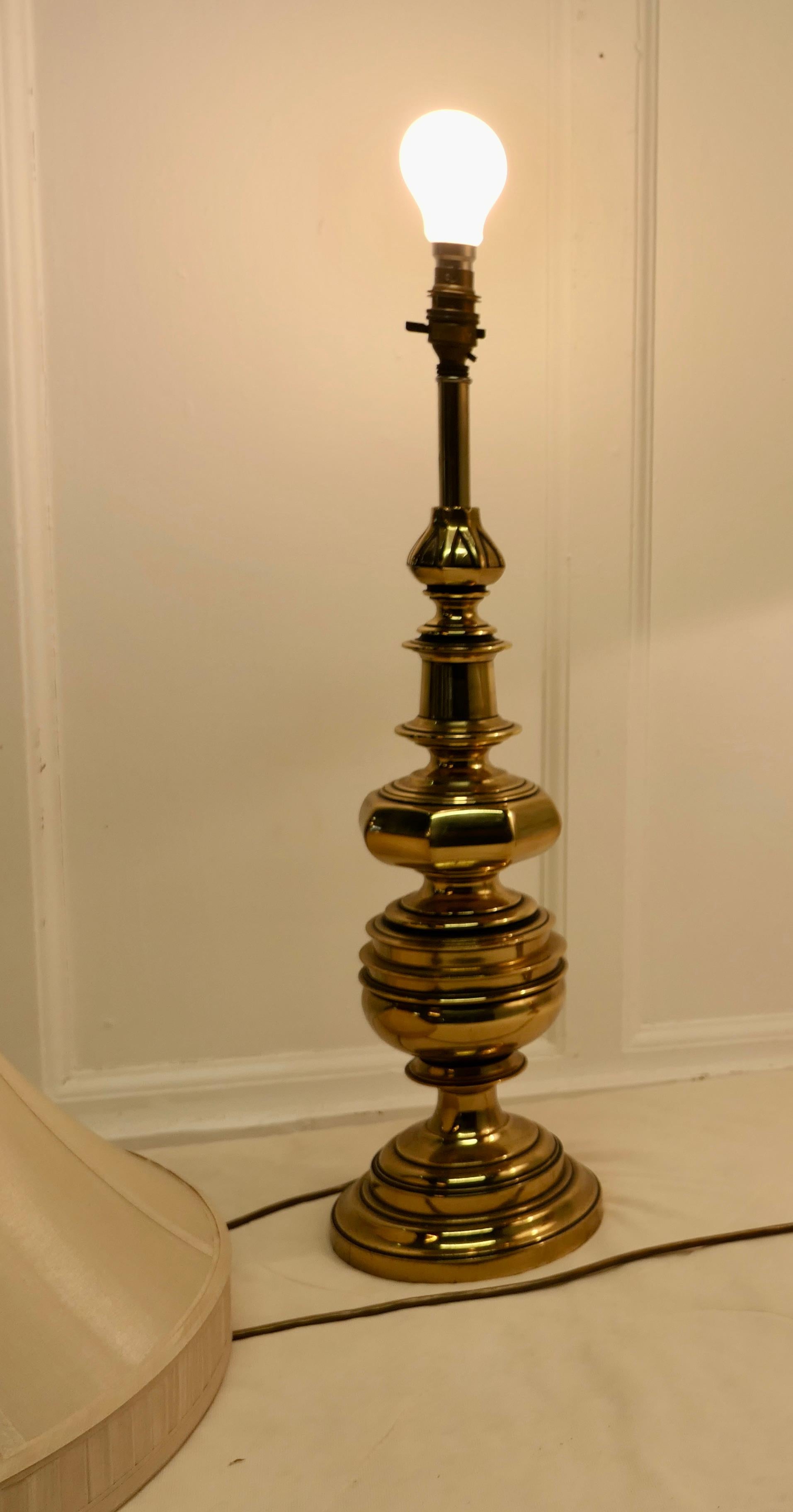 Early 20th Century Pair of Superb Quality Large Bulbous Brass Table Lamps For Sale