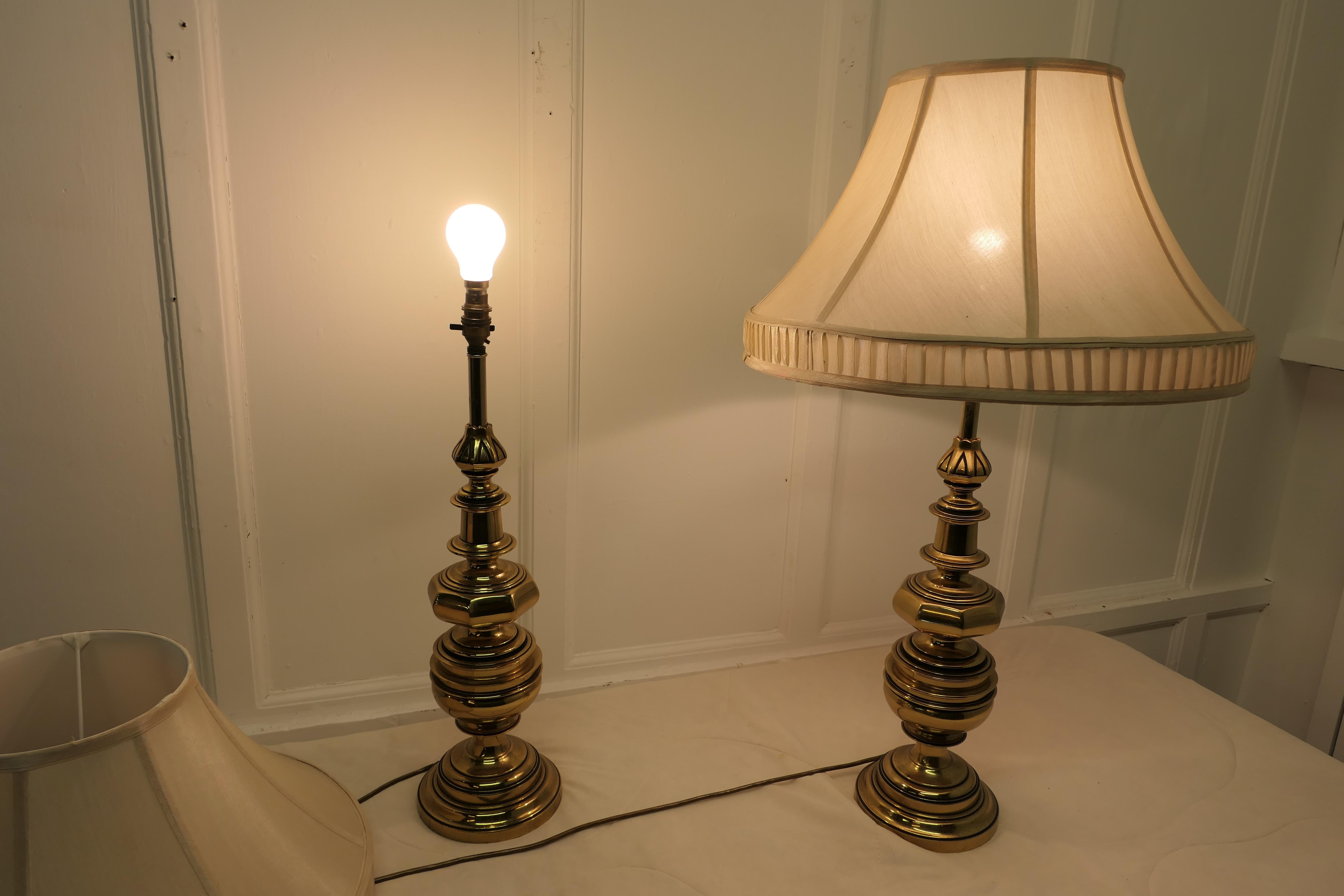 Pair of Superb Quality Large Bulbous Brass Table Lamps For Sale 2