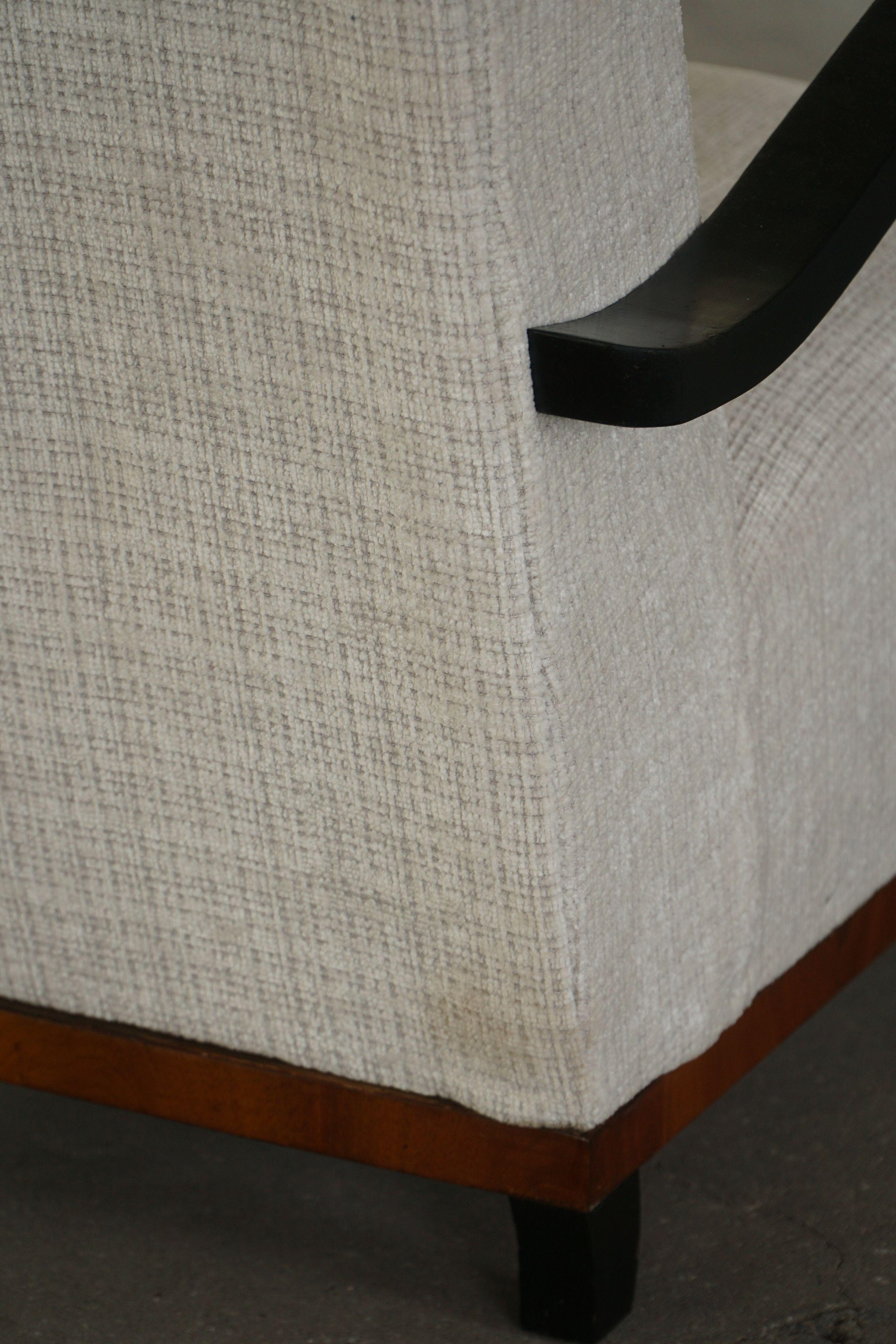 A Pair of Swedish Art Deco Lounge Chairs with Curved Armrests, 1930s For Sale 5