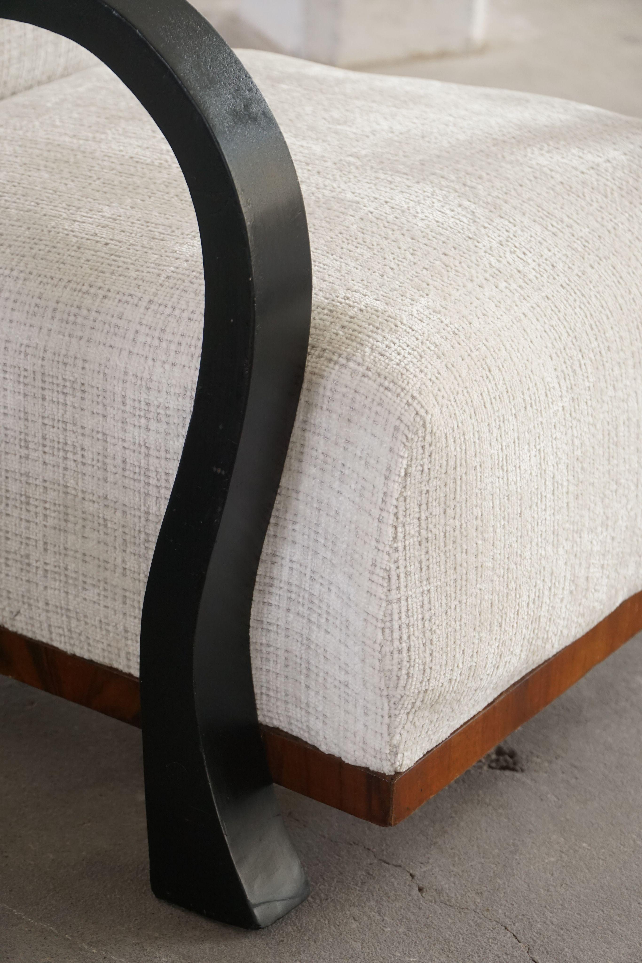 A Pair of Swedish Art Deco Lounge Chairs with Curved Armrests, 1930s For Sale 2