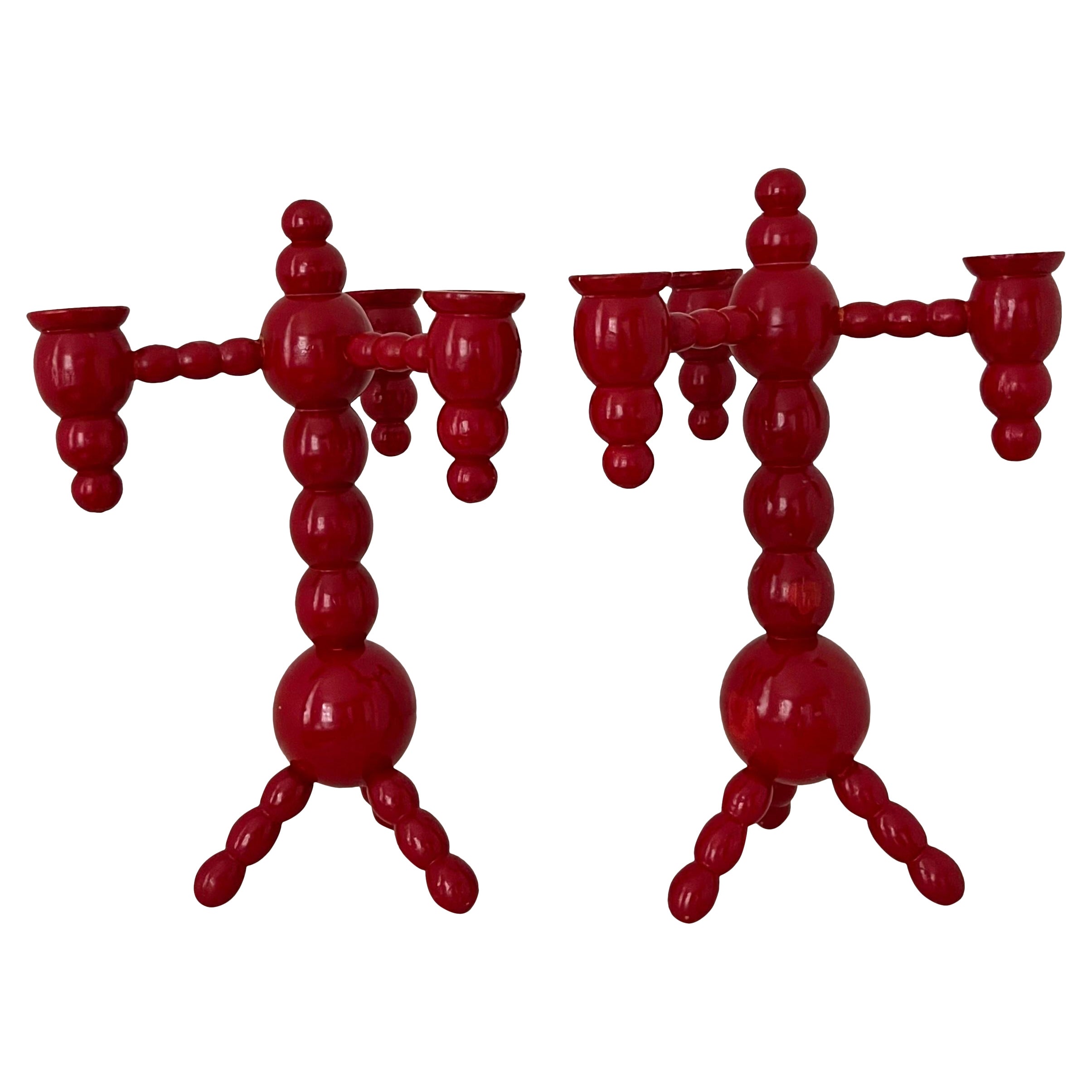 Paar schwedische Weihnachtskandelaber, rot lackiert, Holz Bobbin, 1970er Jahre im Angebot