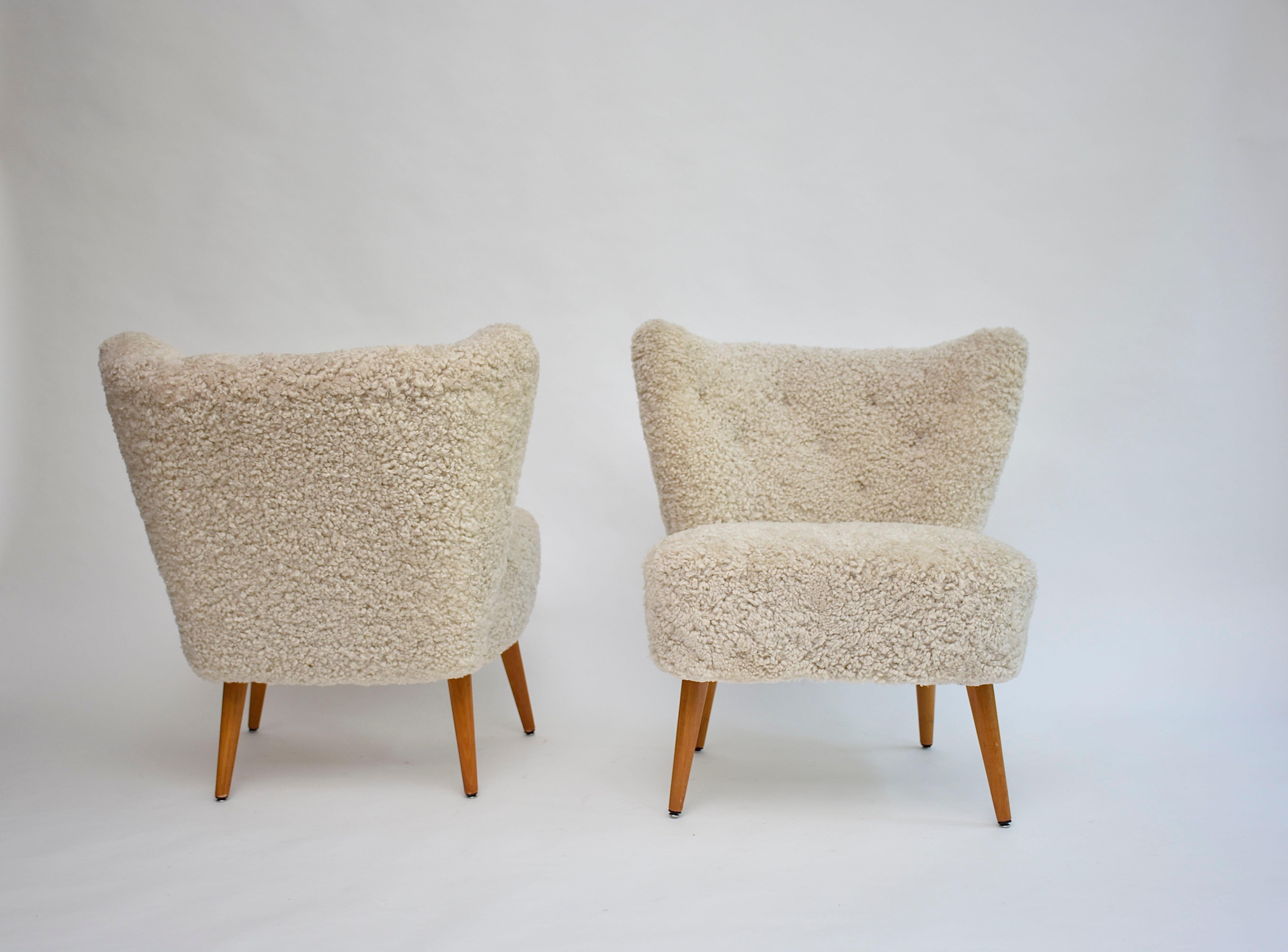 A pair of Swedish coctail / lounge armchairs in sheepskin, ca. 1940 For Sale 5