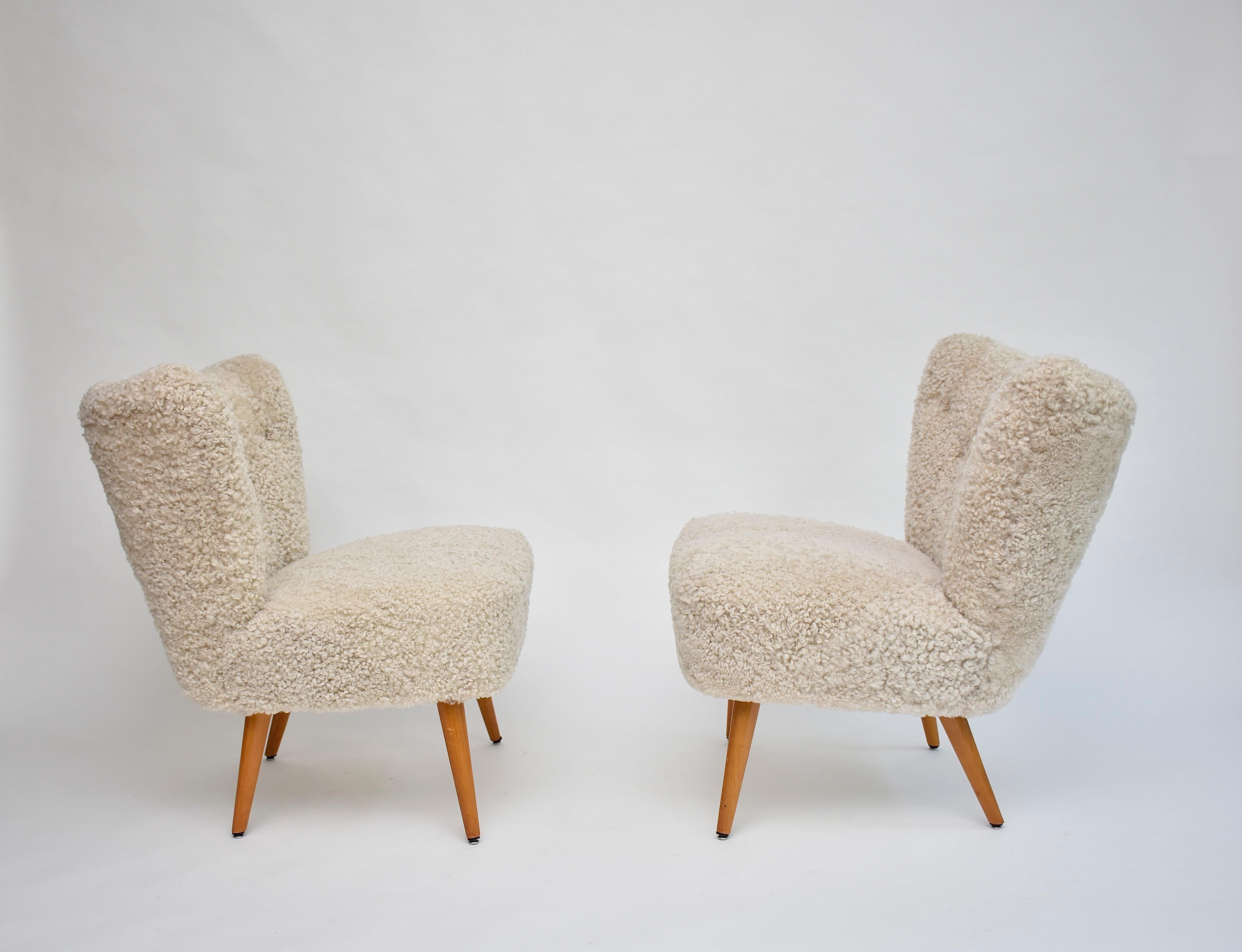 Scandinavian Modern A pair of Swedish coctail / lounge armchairs in sheepskin, ca. 1940 For Sale
