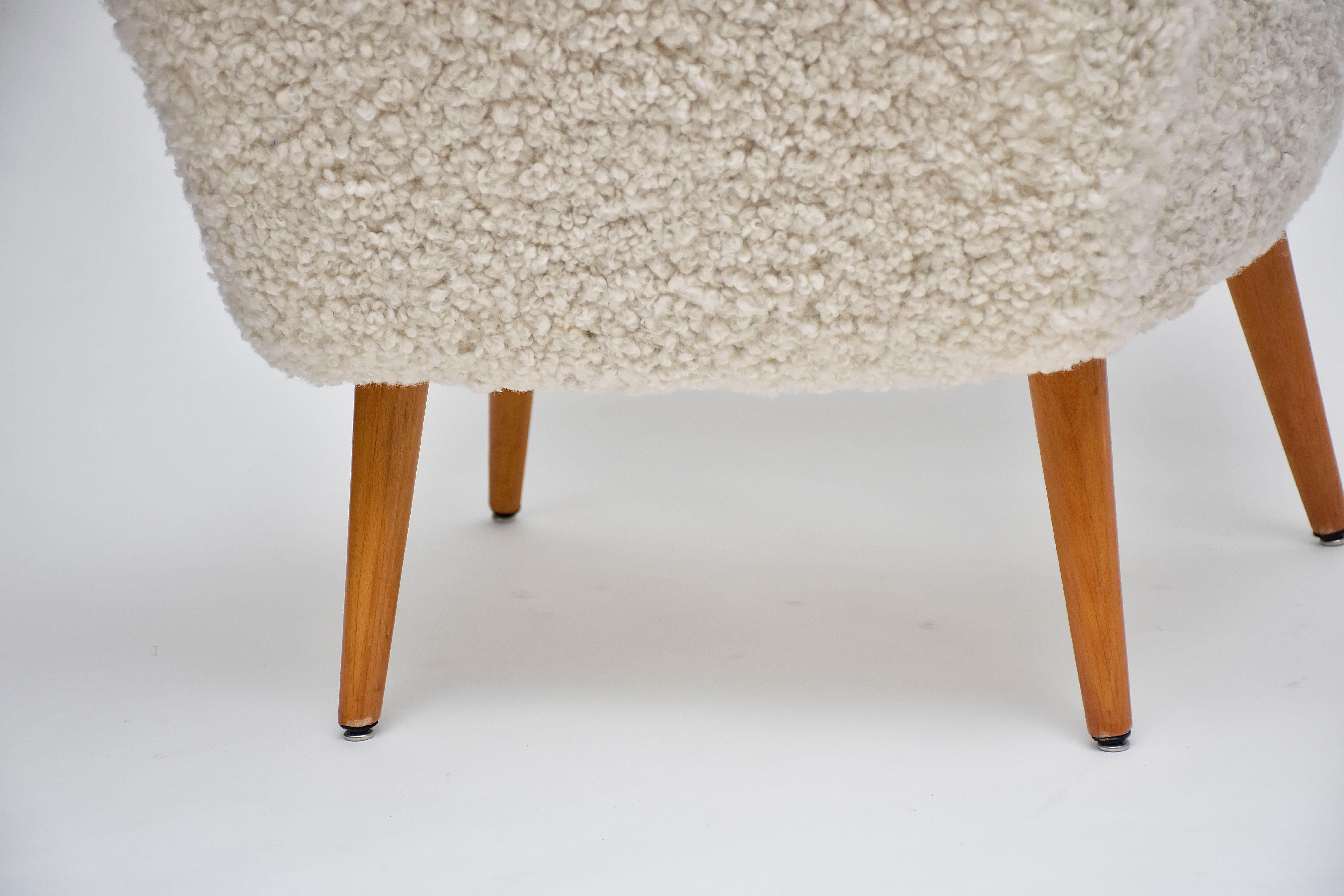 A pair of Swedish coctail / lounge armchairs in sheepskin, ca. 1940 For Sale 3