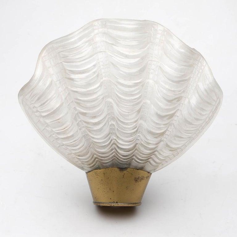 Pareja de candelabros suecos de concha de cristal de la época de la Gracia, 2 parejas disponibles mediados del siglo XX en venta