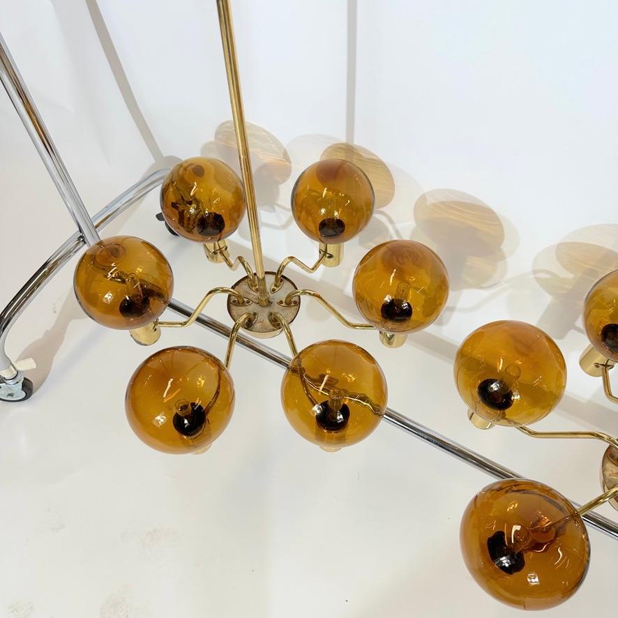 Ottone Una coppia di lampade svedesi di Hans Agnes Jacobsson in vendita