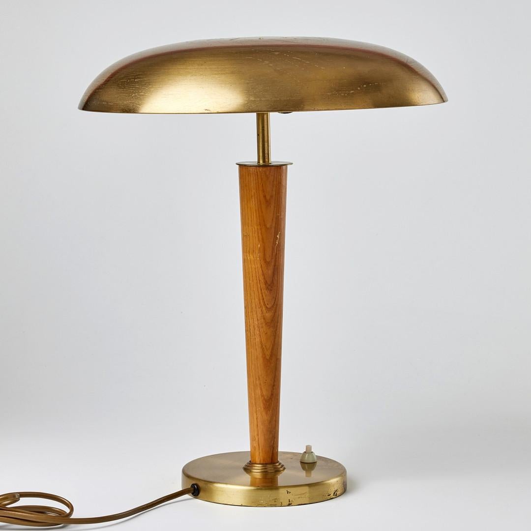 A Pair of Swedish Modern Table Lamps, Model 8406, Boréns, 1940s In Good Condition For Sale In New York, NY