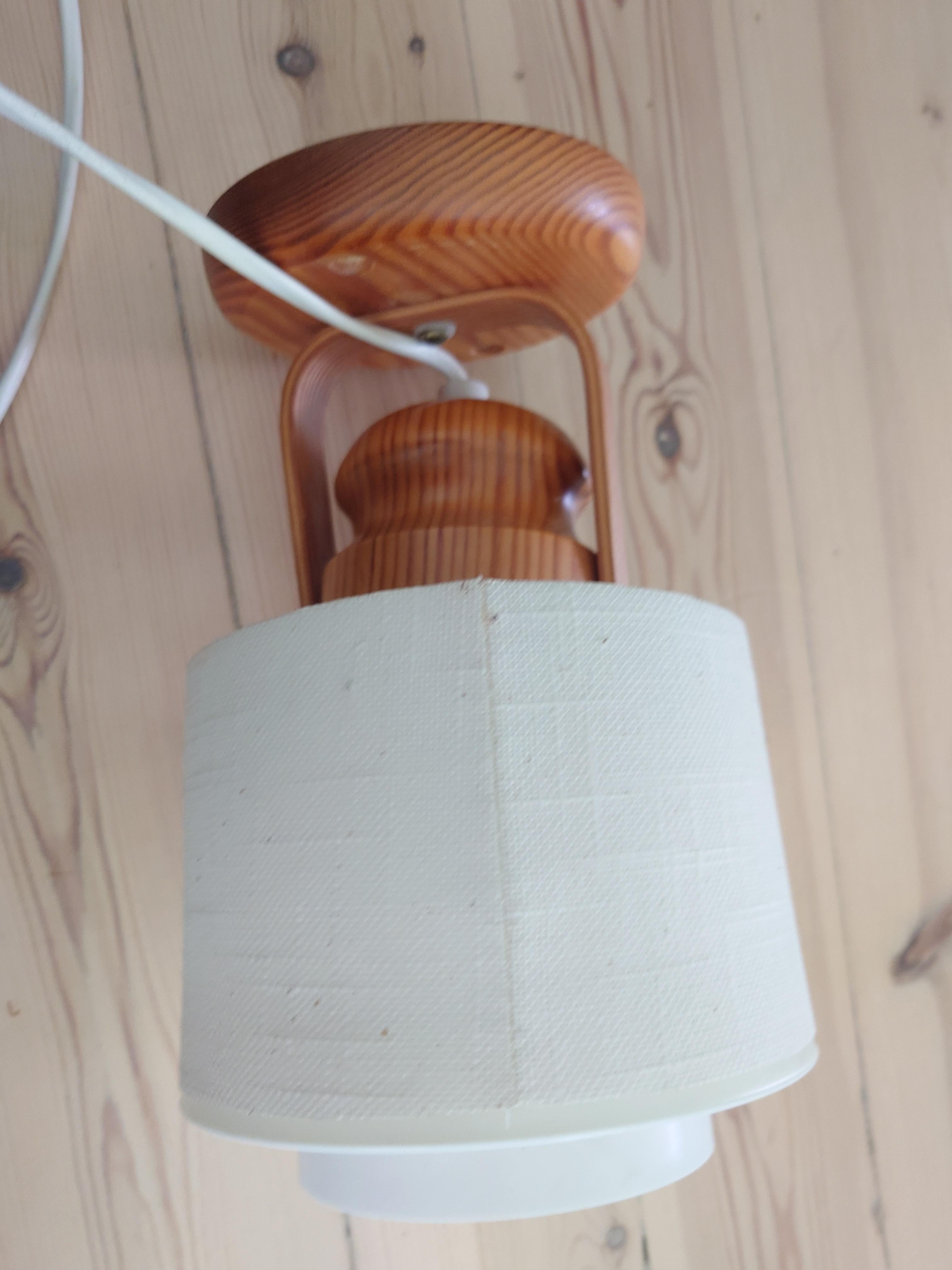 Un par de  Sueco moderno  lámparas de pared madera de pino by Markslöjd Suecia años 80 en venta 10