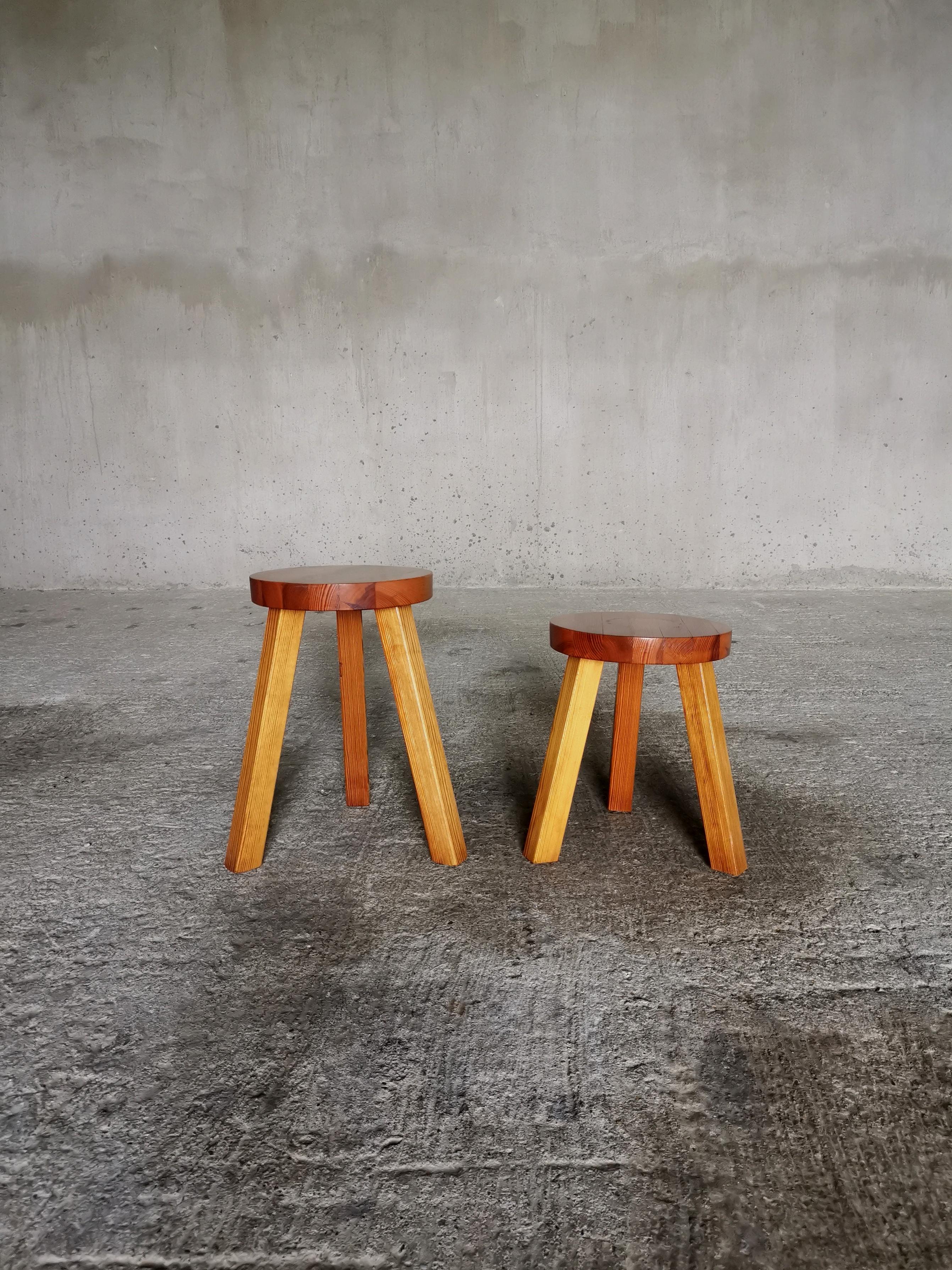 A pair of Swedish stools in solid pine. 
Sweden 1960s. 
Beautiful wood grains and marching patina on both stools. 
Aquired directly from the original owner. 

Small H: 37,5 cm Seat diameter: 29 cm
Large H: 46 cm Seat diameter: 29 cm

