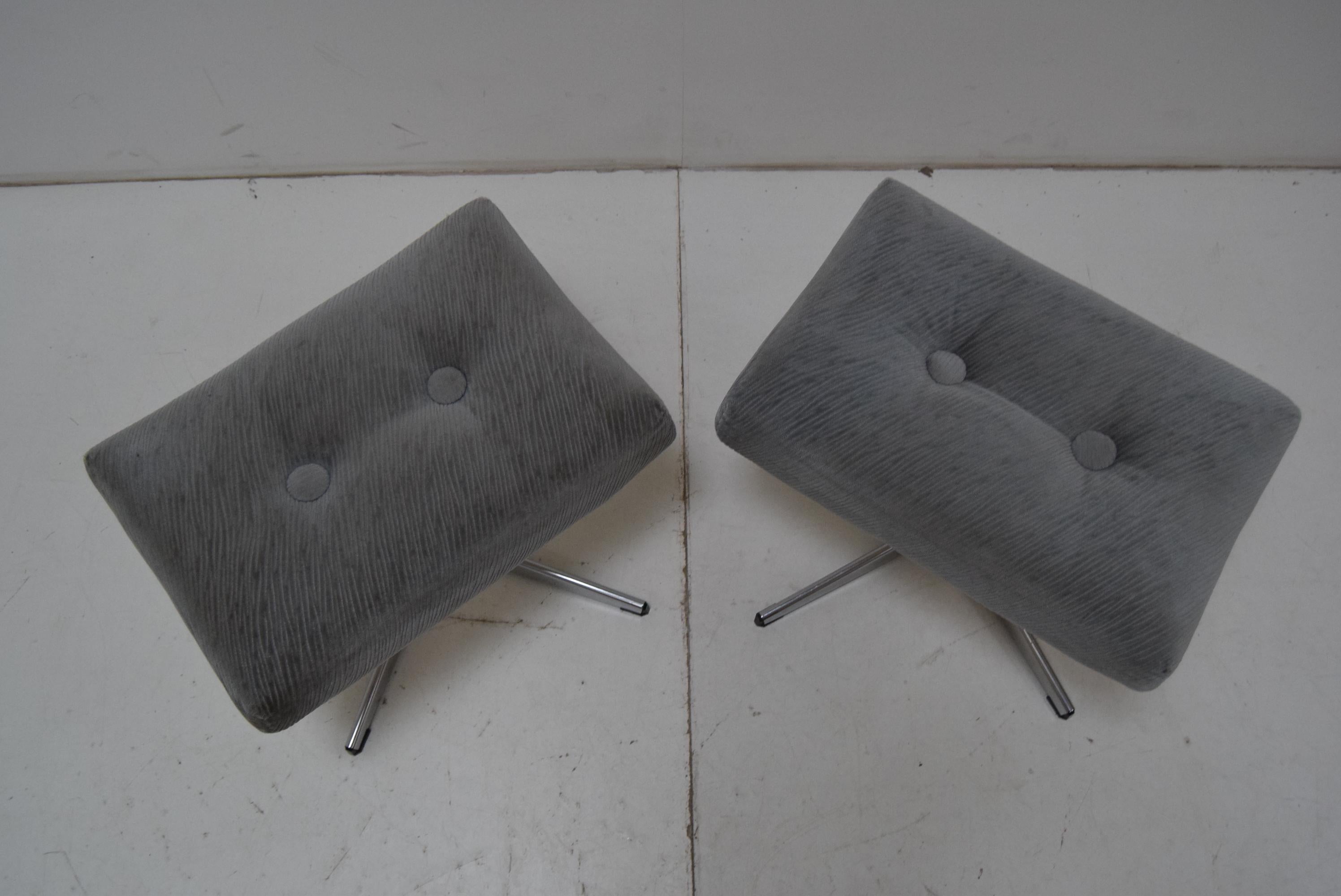 Mid-Century Modern A pair of swivel stools, Tabourets or footstools, Czechoslovakia, 1970s. For Sale