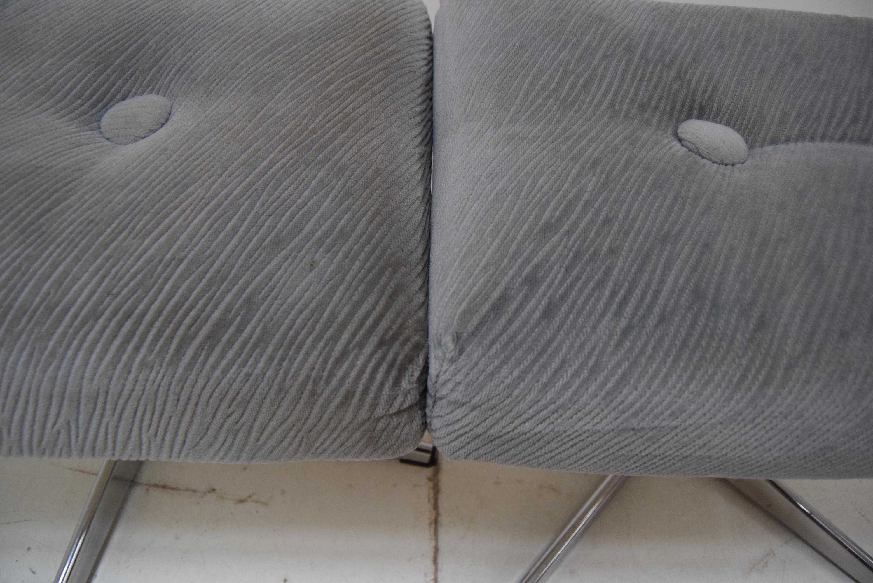 A pair of swivel stools, Tabourets or footstools, Czechoslovakia, 1970s. In Fair Condition For Sale In Praha, CZ