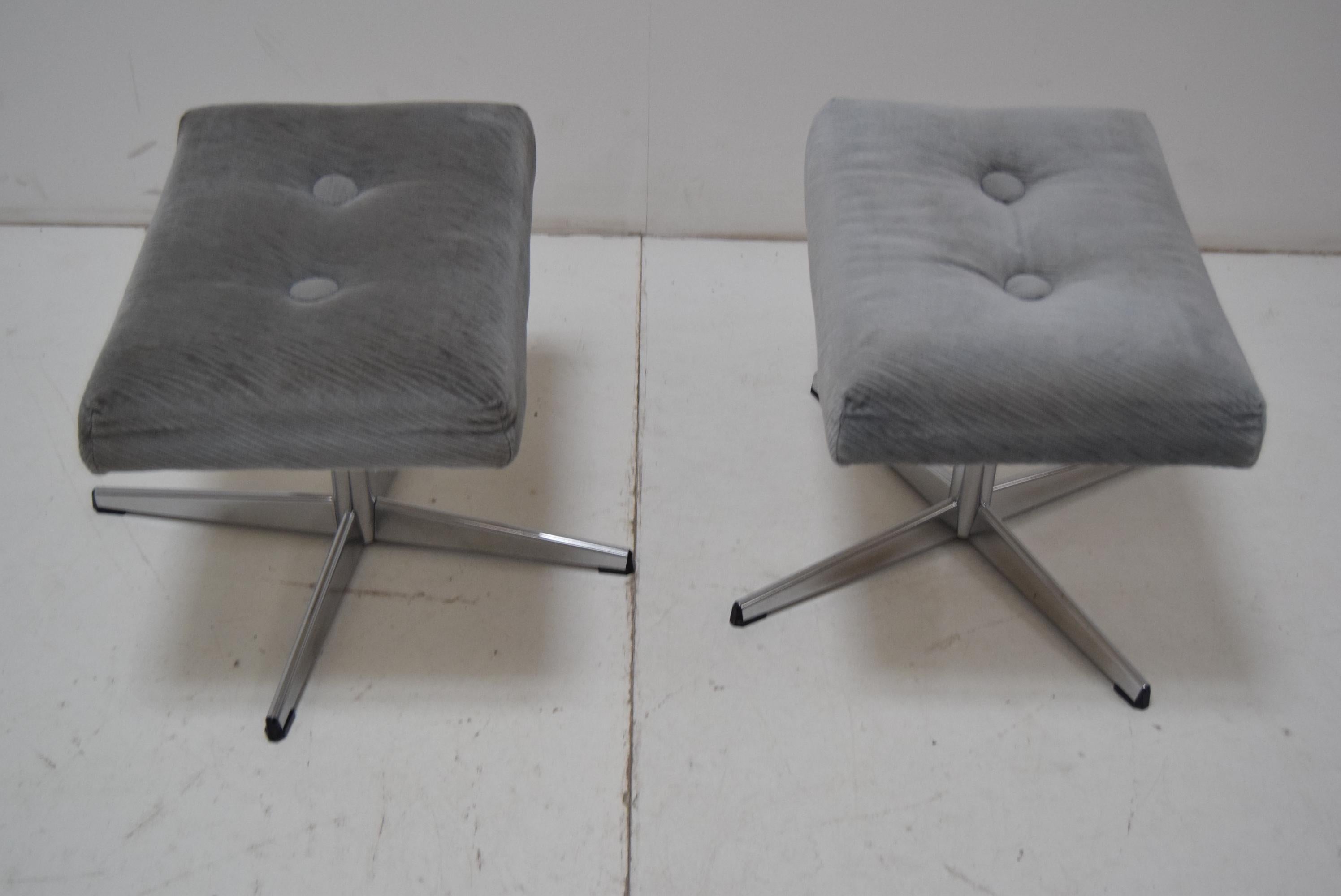 Metal A pair of swivel stools, Tabourets or footstools, Czechoslovakia, 1970s. For Sale