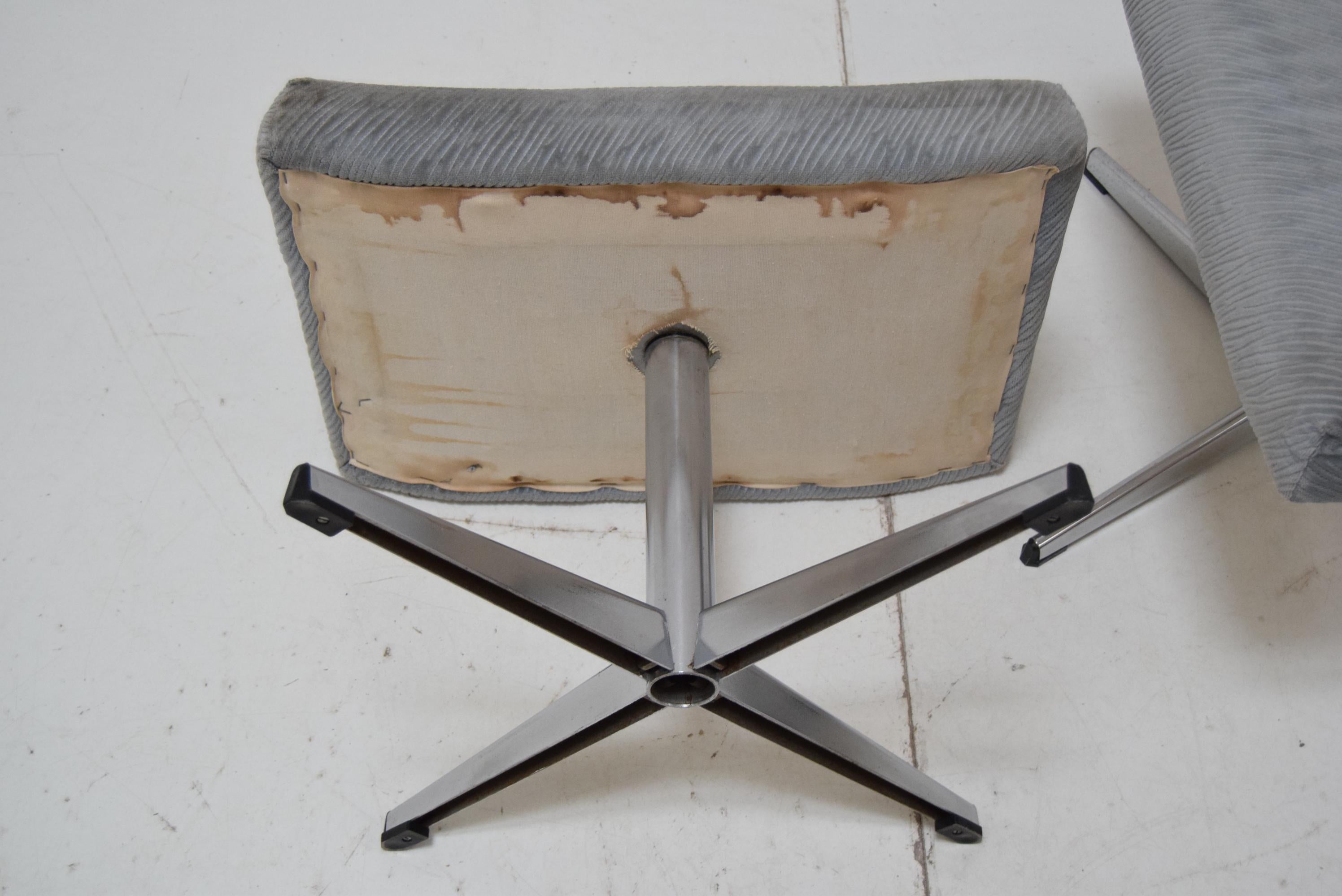 A pair of swivel stools, Tabourets or footstools, Czechoslovakia, 1970s. For Sale 1