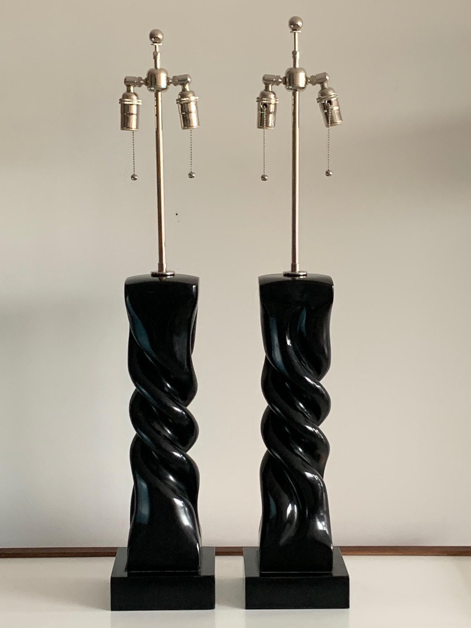 Mid-Century Modern Paire de lampes de table de Heifetz en laque noire en vente