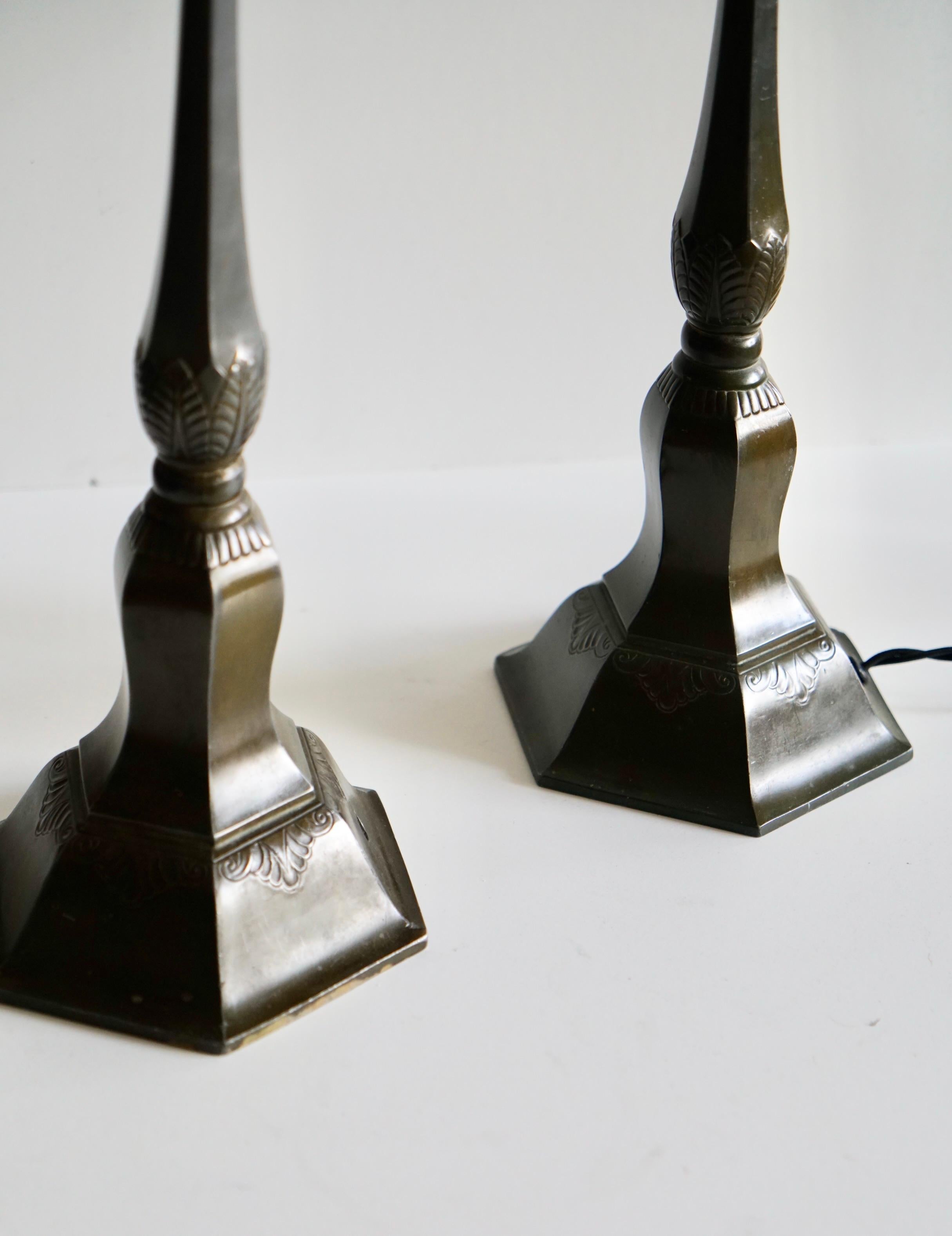 Un par de lámparas de mesa de Just Andersen Danés en venta