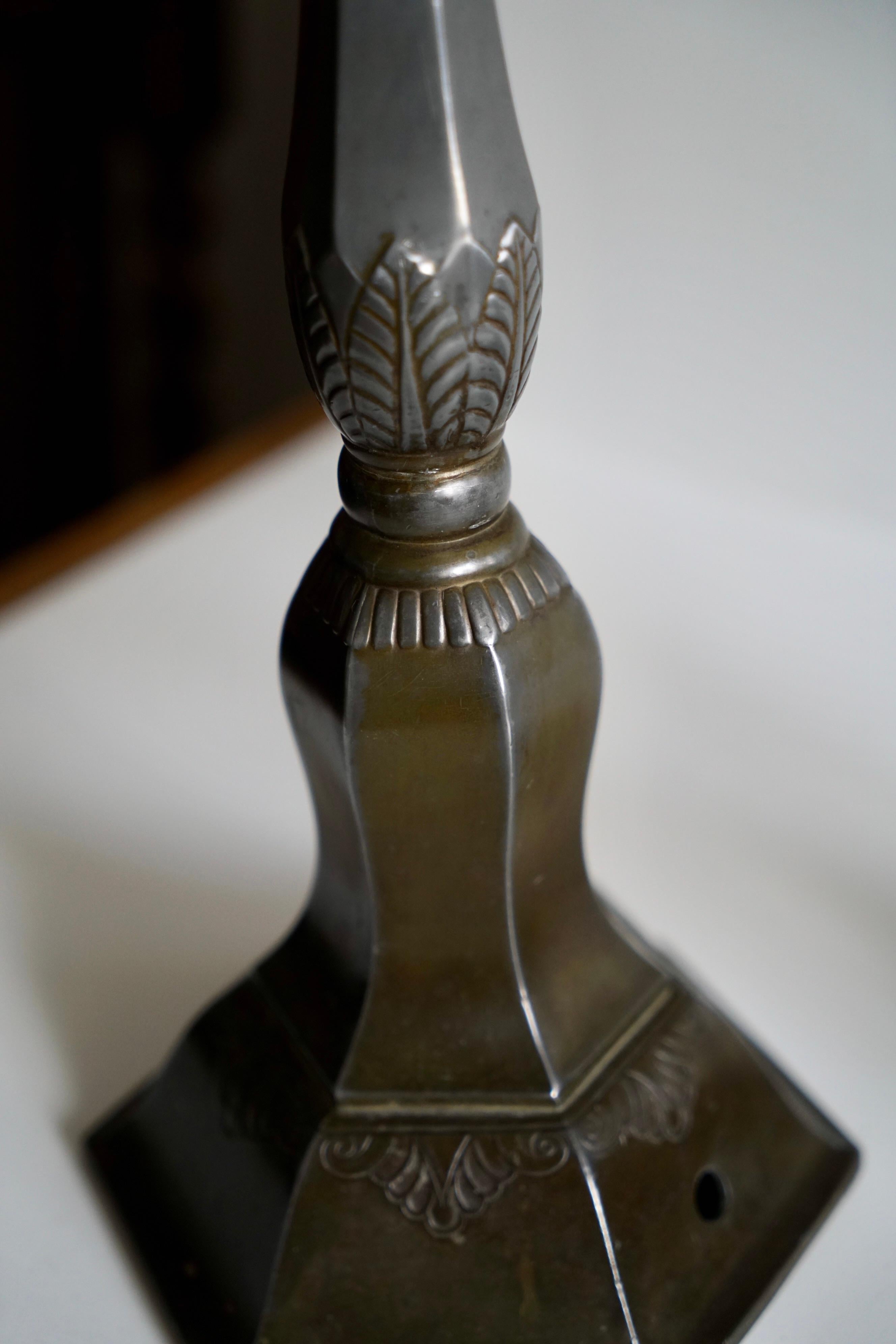 Un par de lámparas de mesa de Just Andersen Metal en venta