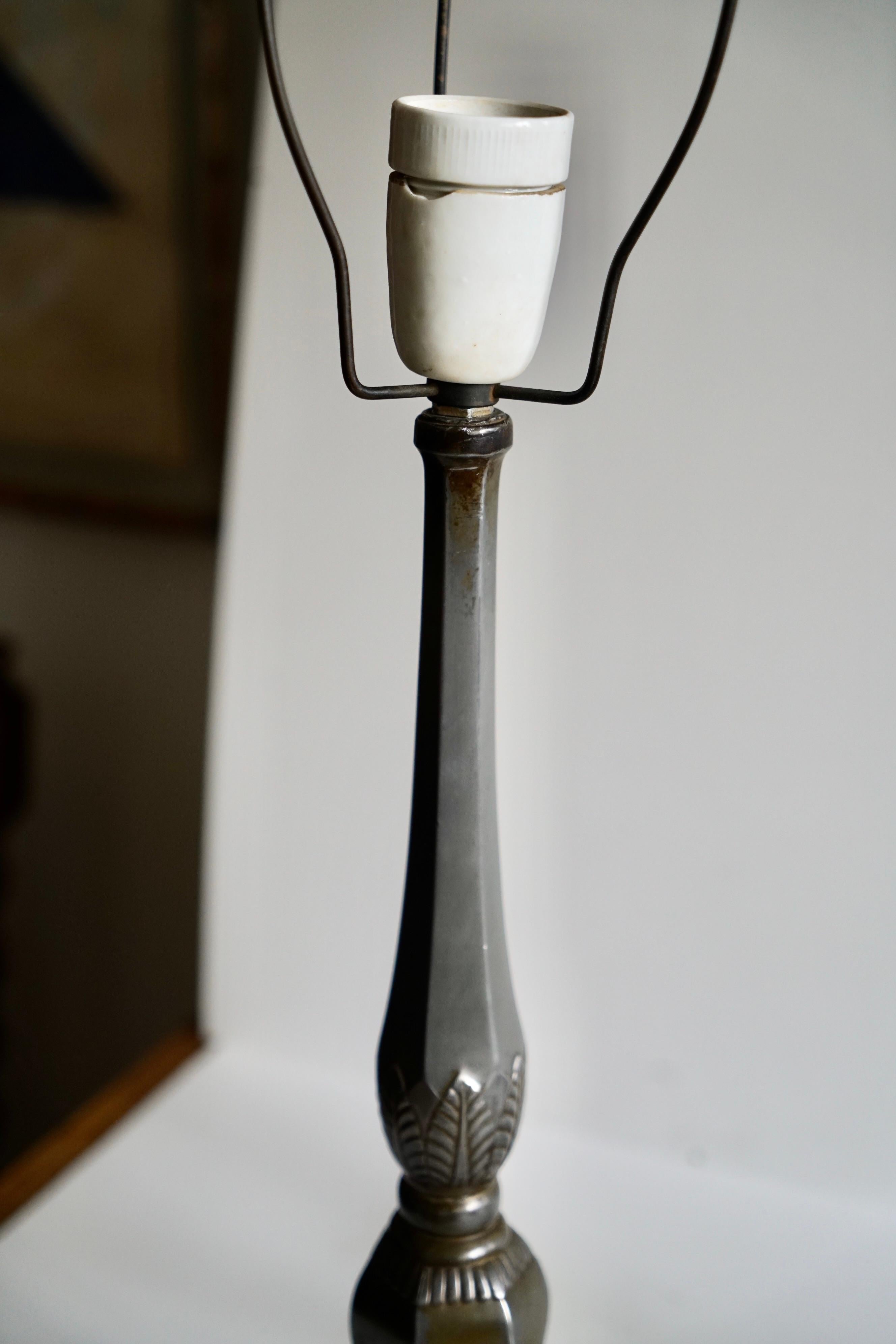 Un par de lámparas de mesa de Just Andersen en venta 2