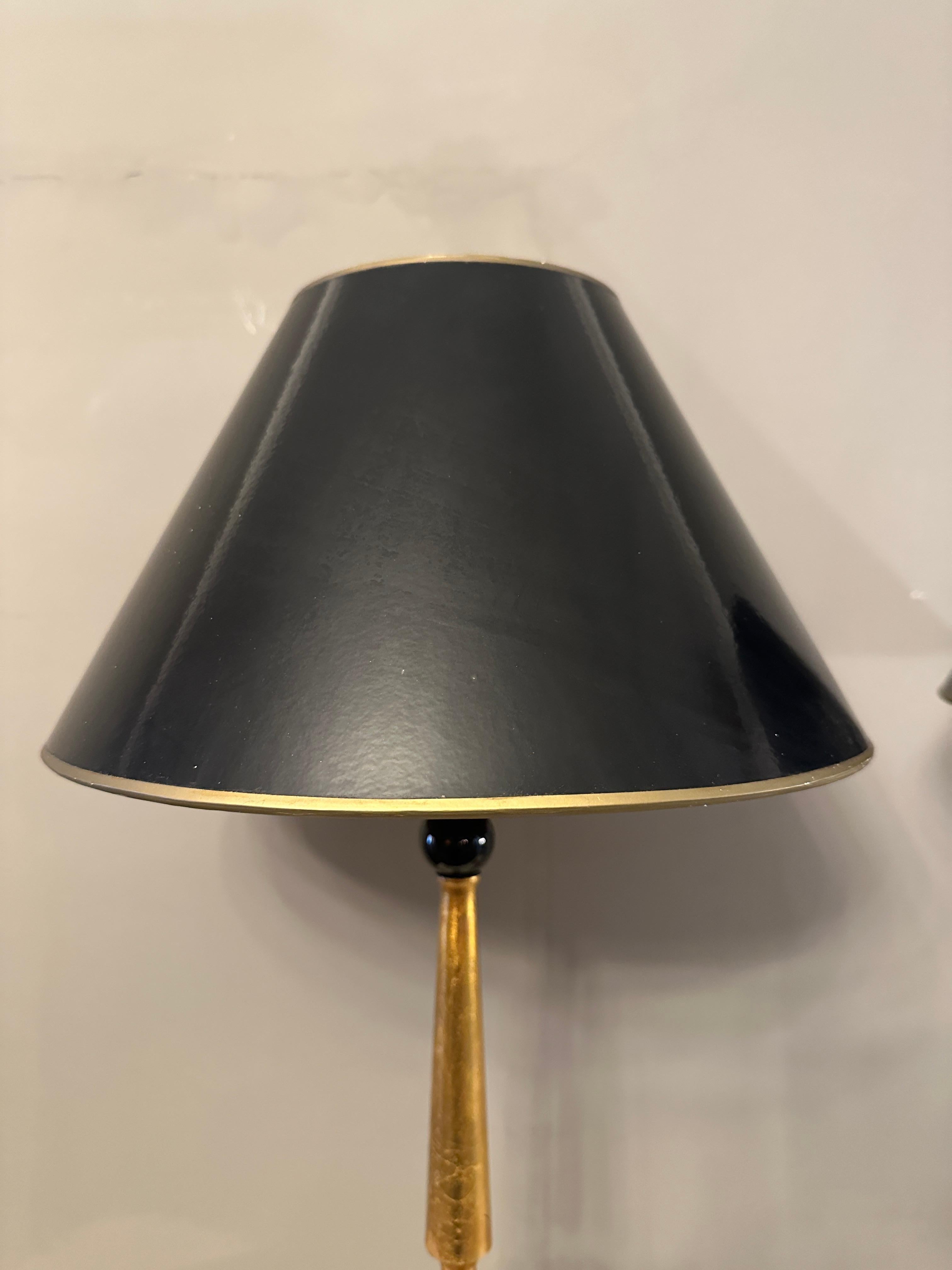 Paire de grandes lampes de table italiennes en laiton doré en vente 6