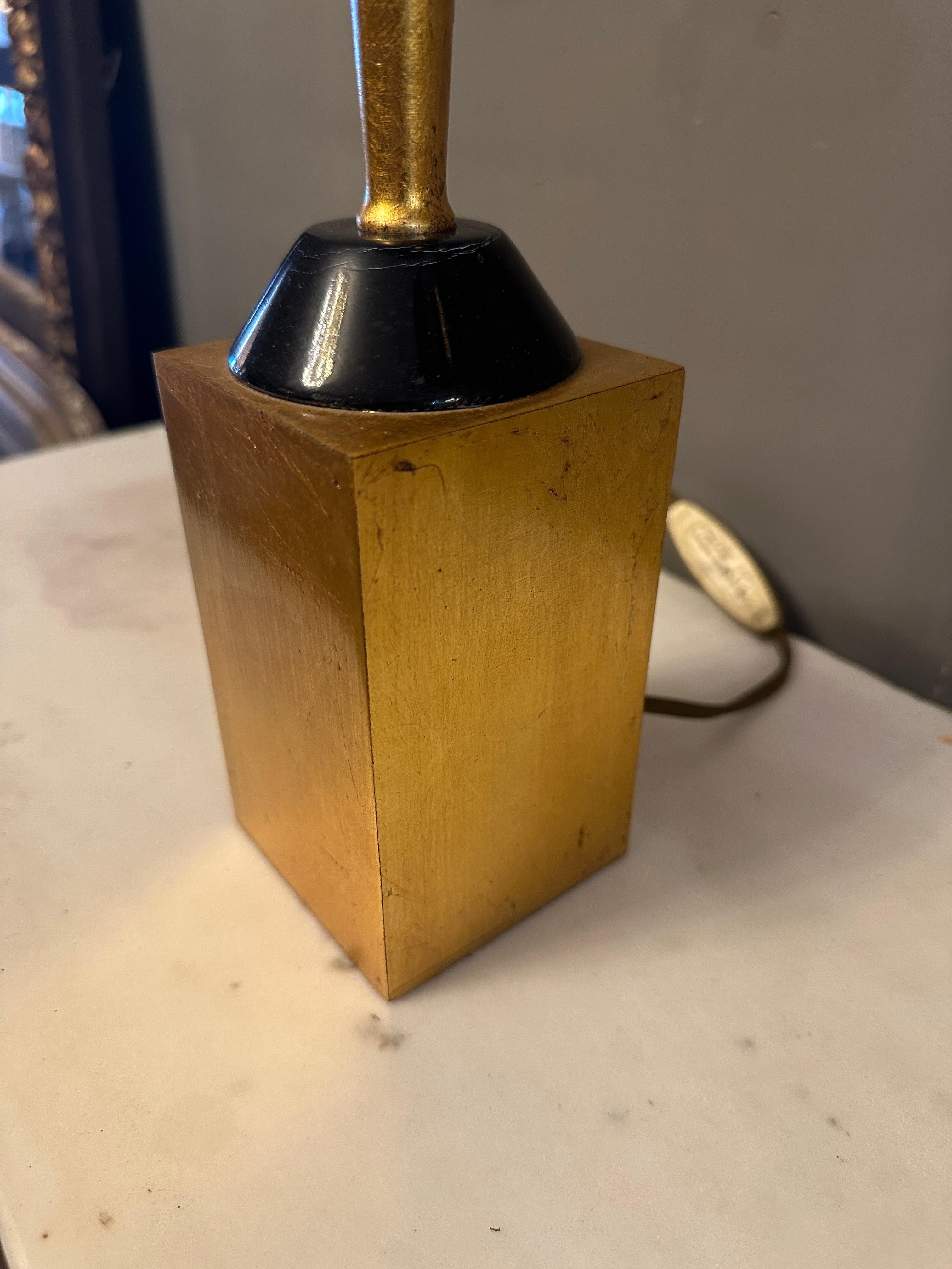 Paire de grandes lampes de table italiennes en laiton doré en vente 2