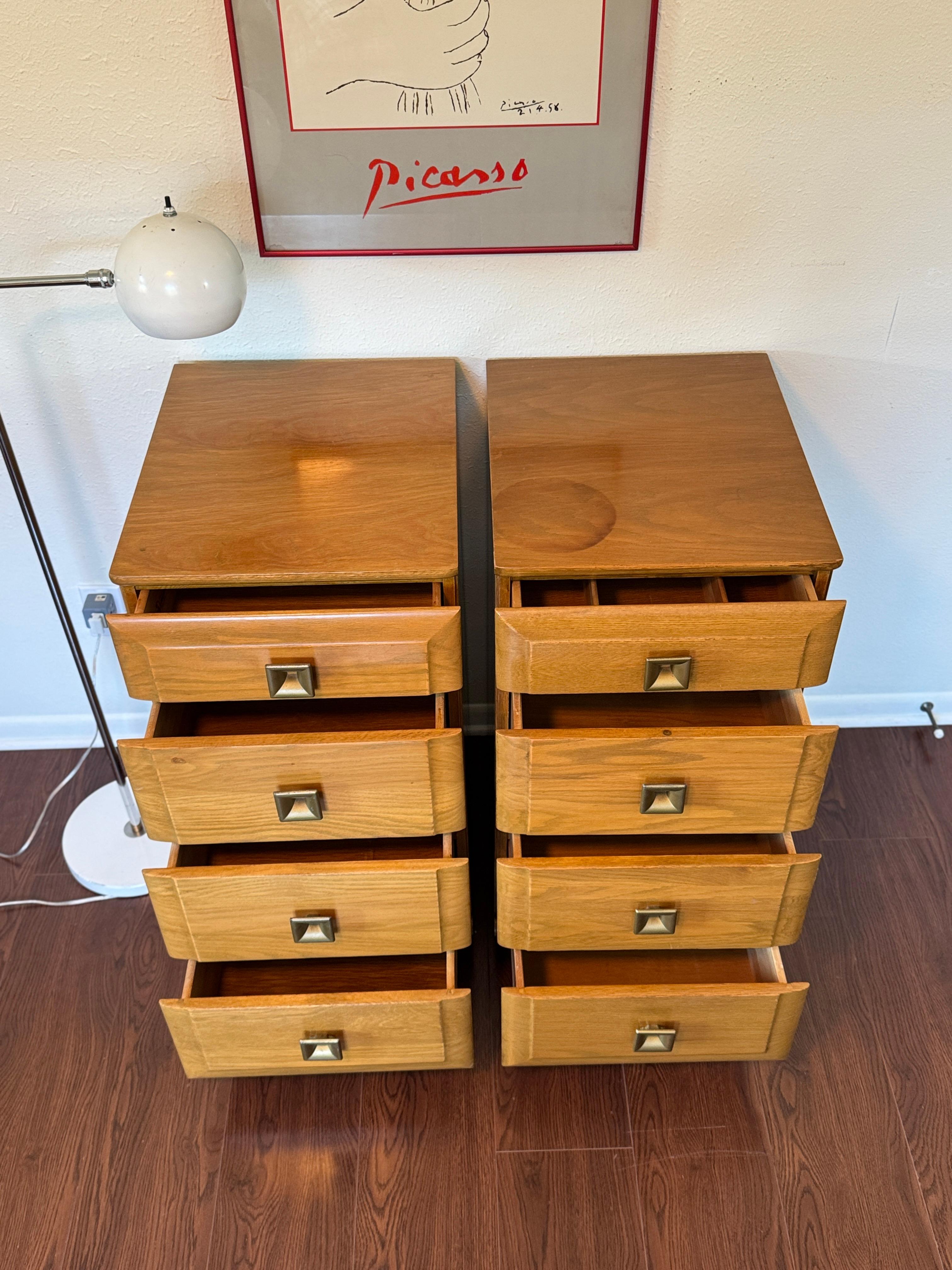 Paire de tables de nuit hautes modernes du milieu du siècle par Mengel, vers les années 1960 en vente 1