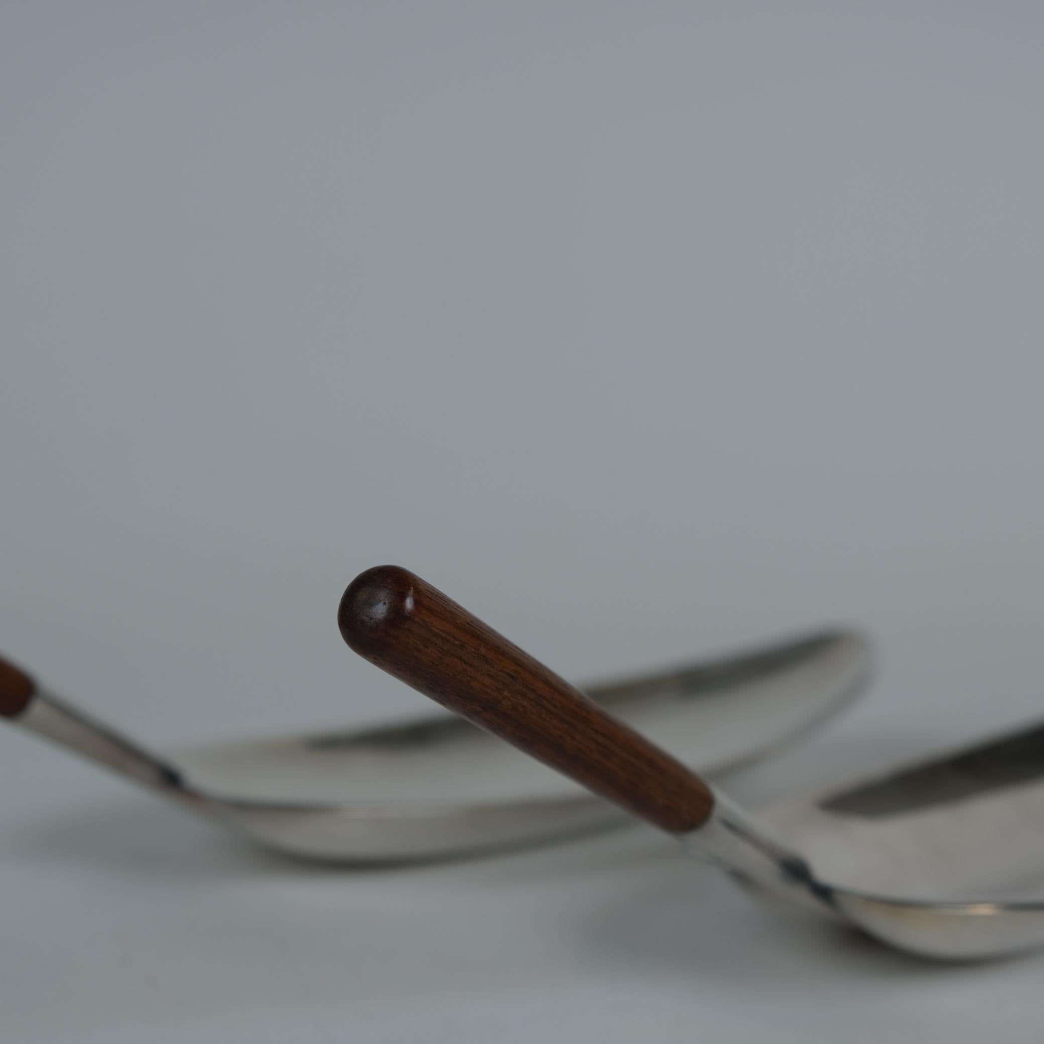 Argento Coppia di Tapio Wirkkala, ciotole per servire le foglie in argento e teak, TW-85, anni '60 in vendita