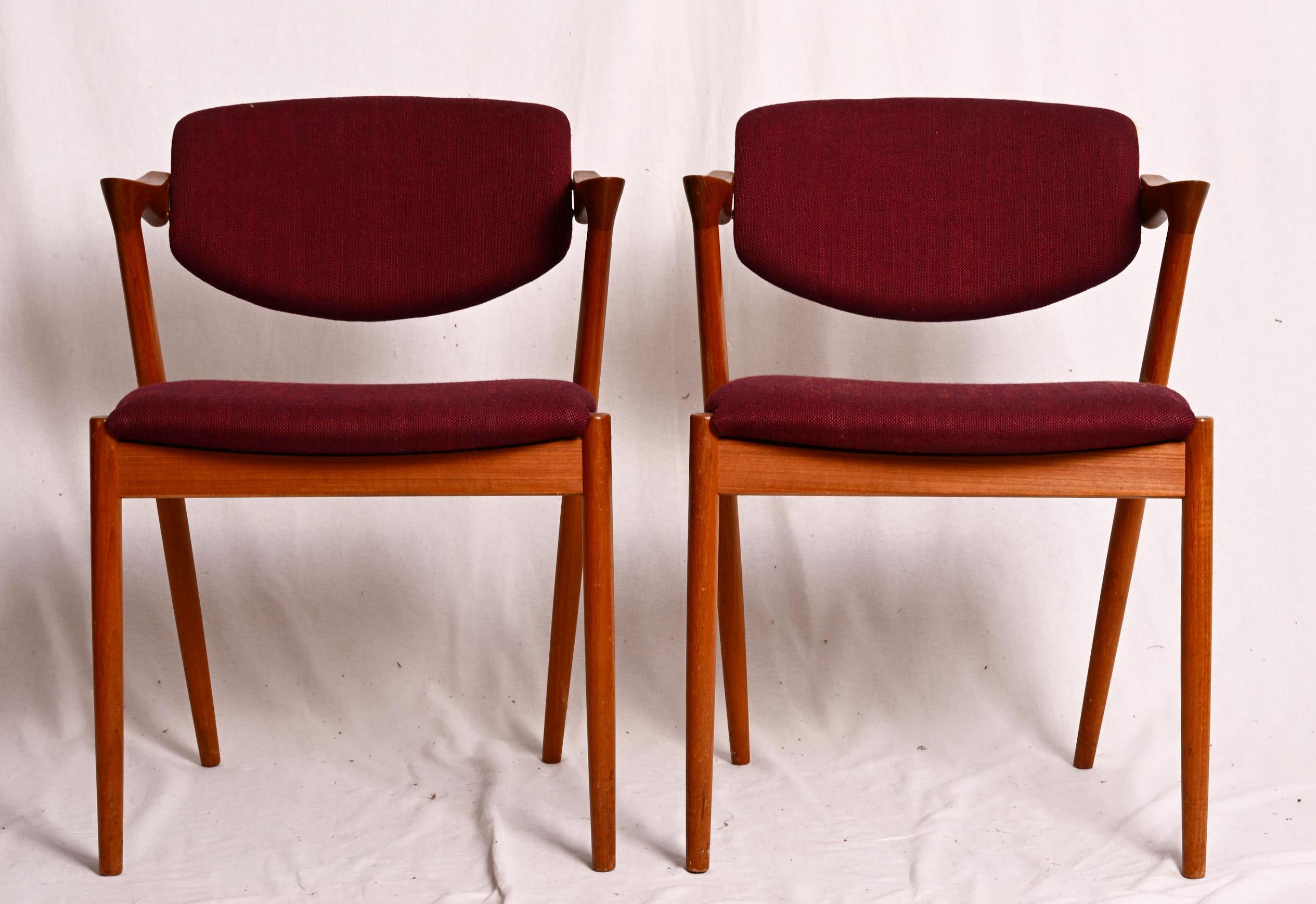 Pareja de sillas de comedor de teca de Kai Kristiansen Modelo 42 Madera dura en venta