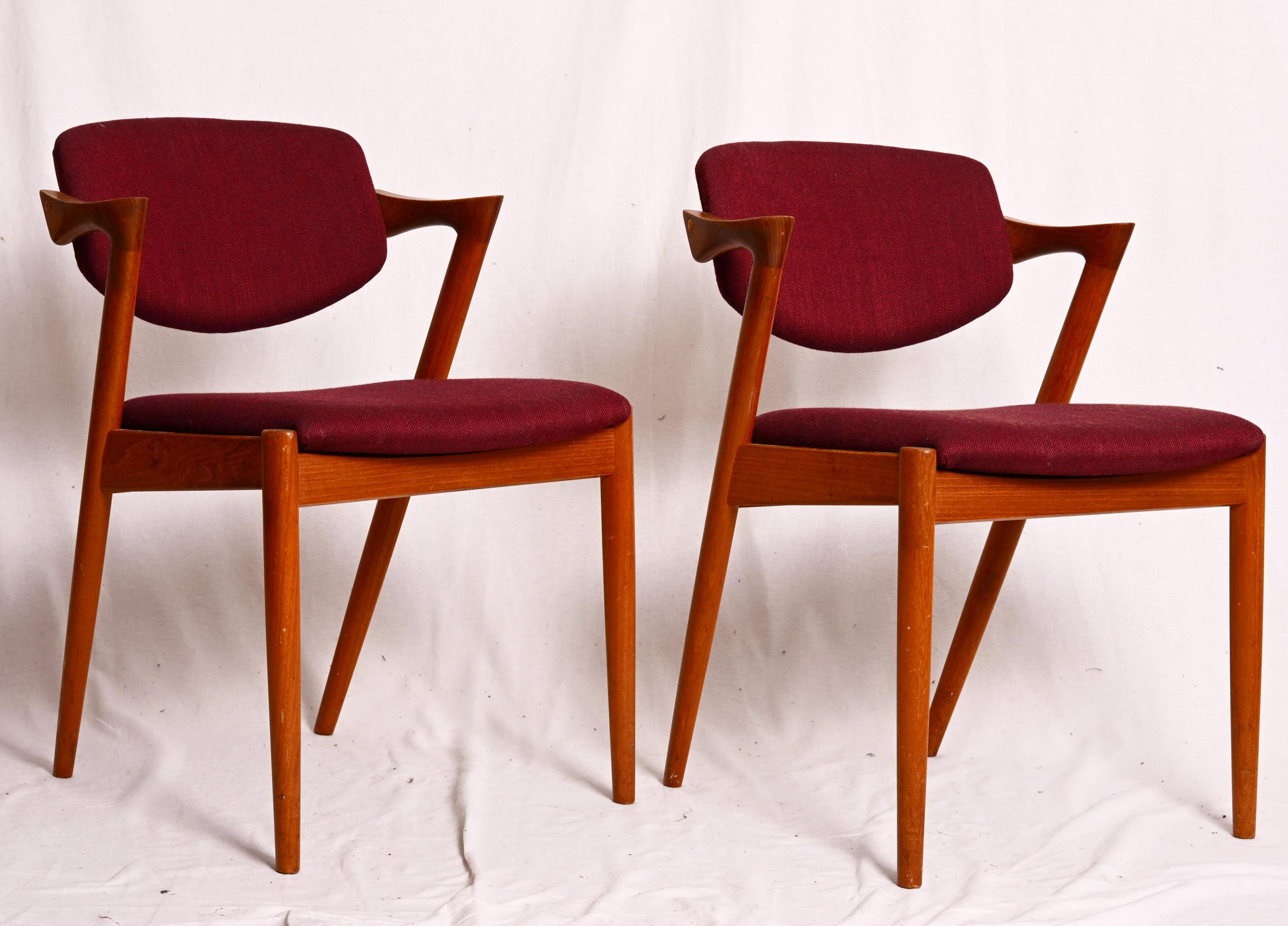 Pareja de sillas de comedor de teca de Kai Kristiansen Modelo 42 en venta 1