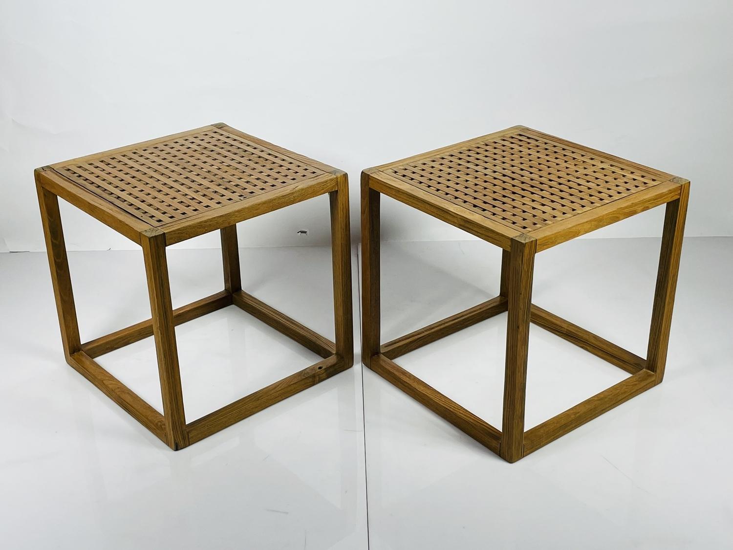 Américain Paire de tables cubiques en treillis de teck par Summit Furniture en vente