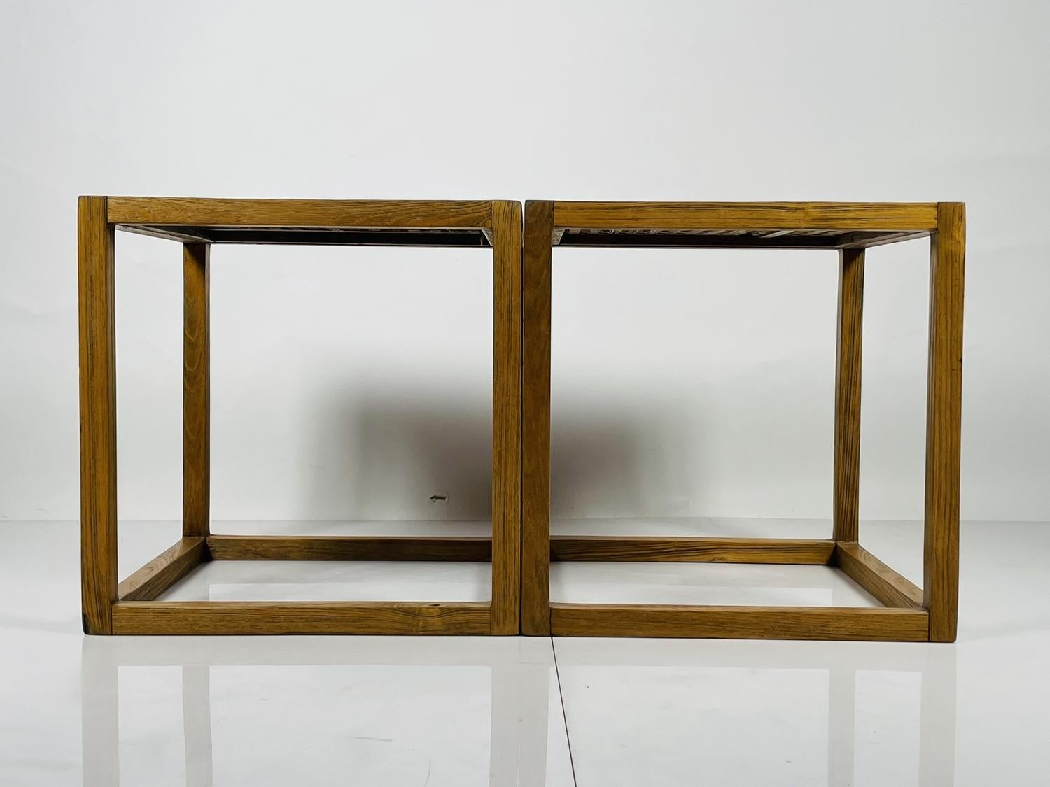 Teck Paire de tables cubiques en treillis de teck par Summit Furniture en vente