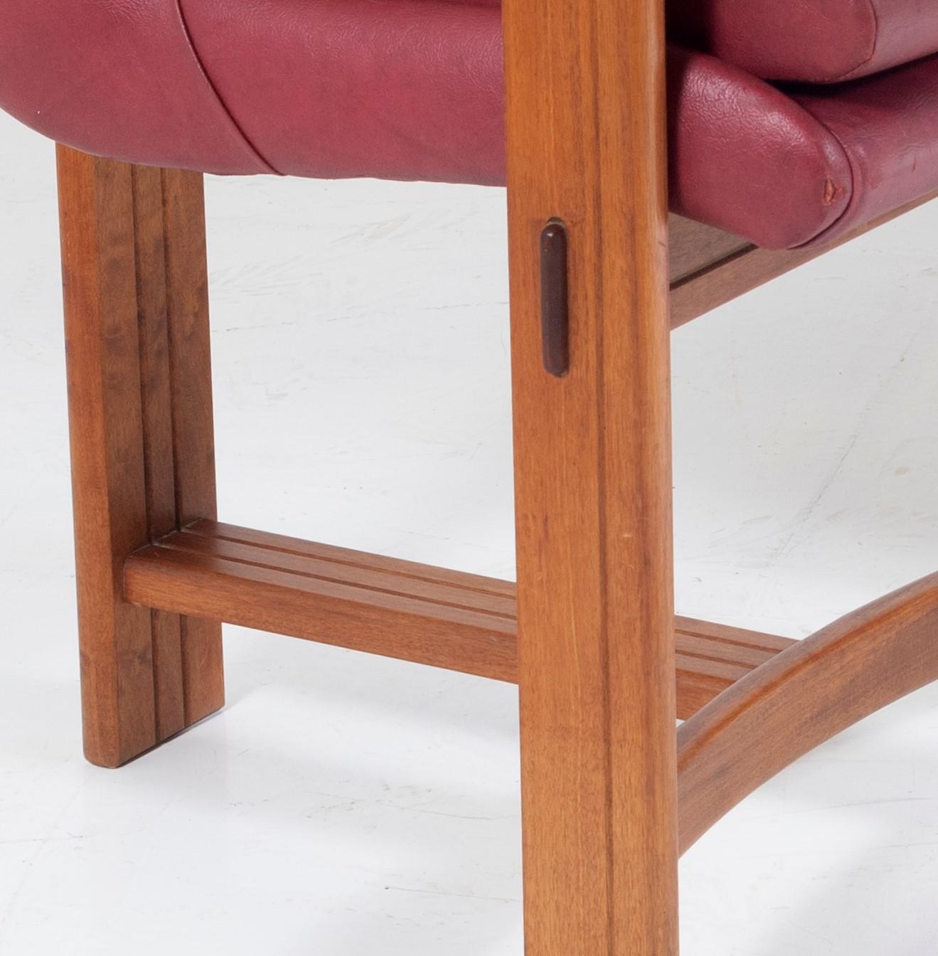 Pair of Teak Leather Library Study Desk Chairs in the Manner of Tobia Scarpa For Sale 5