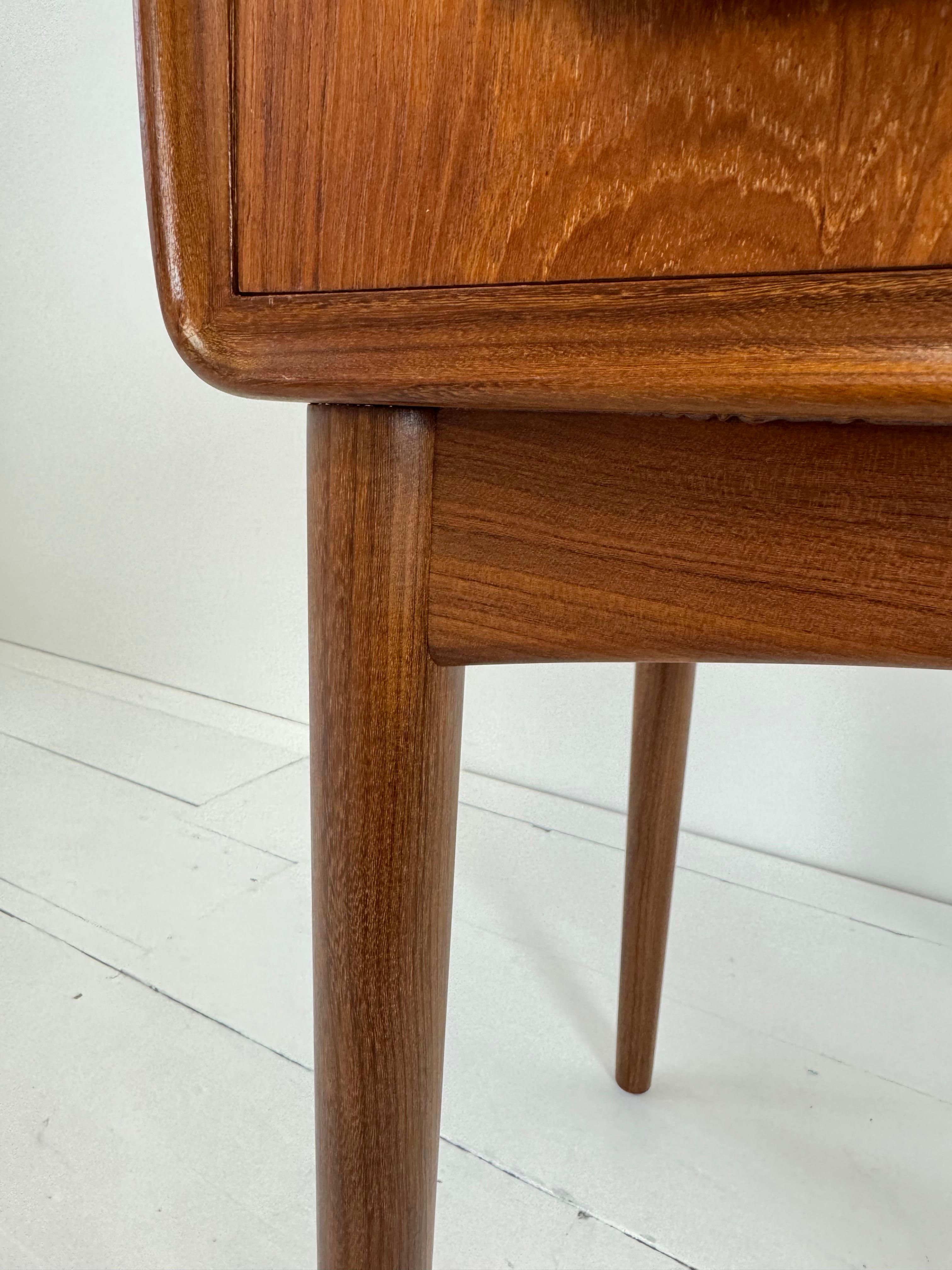 A Pair of Teak Night Stands by Johaness Andersen c.1960's For Sale 3