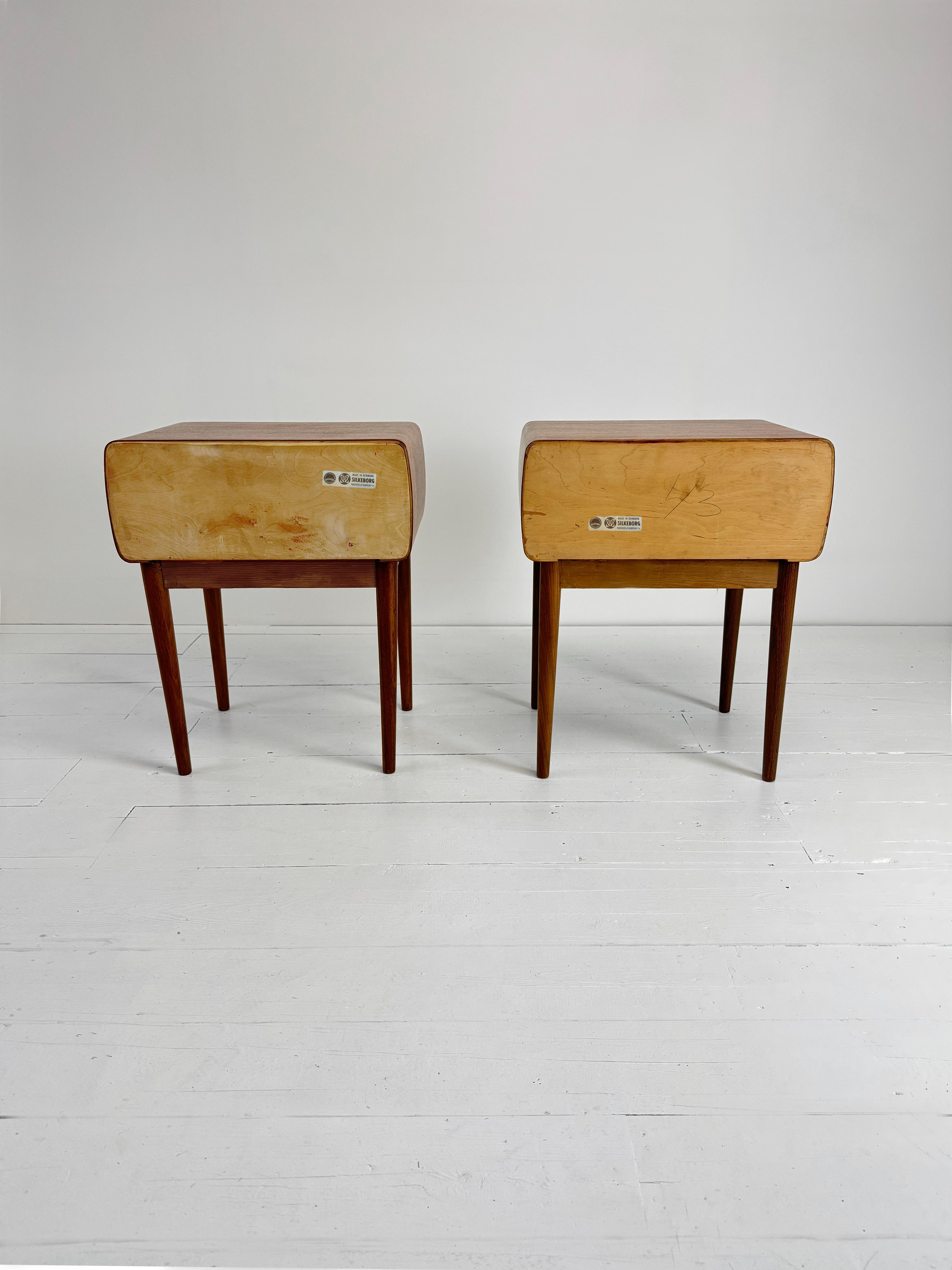 A Pair of Teak Night Stands by Johaness Andersen c.1960's For Sale 5