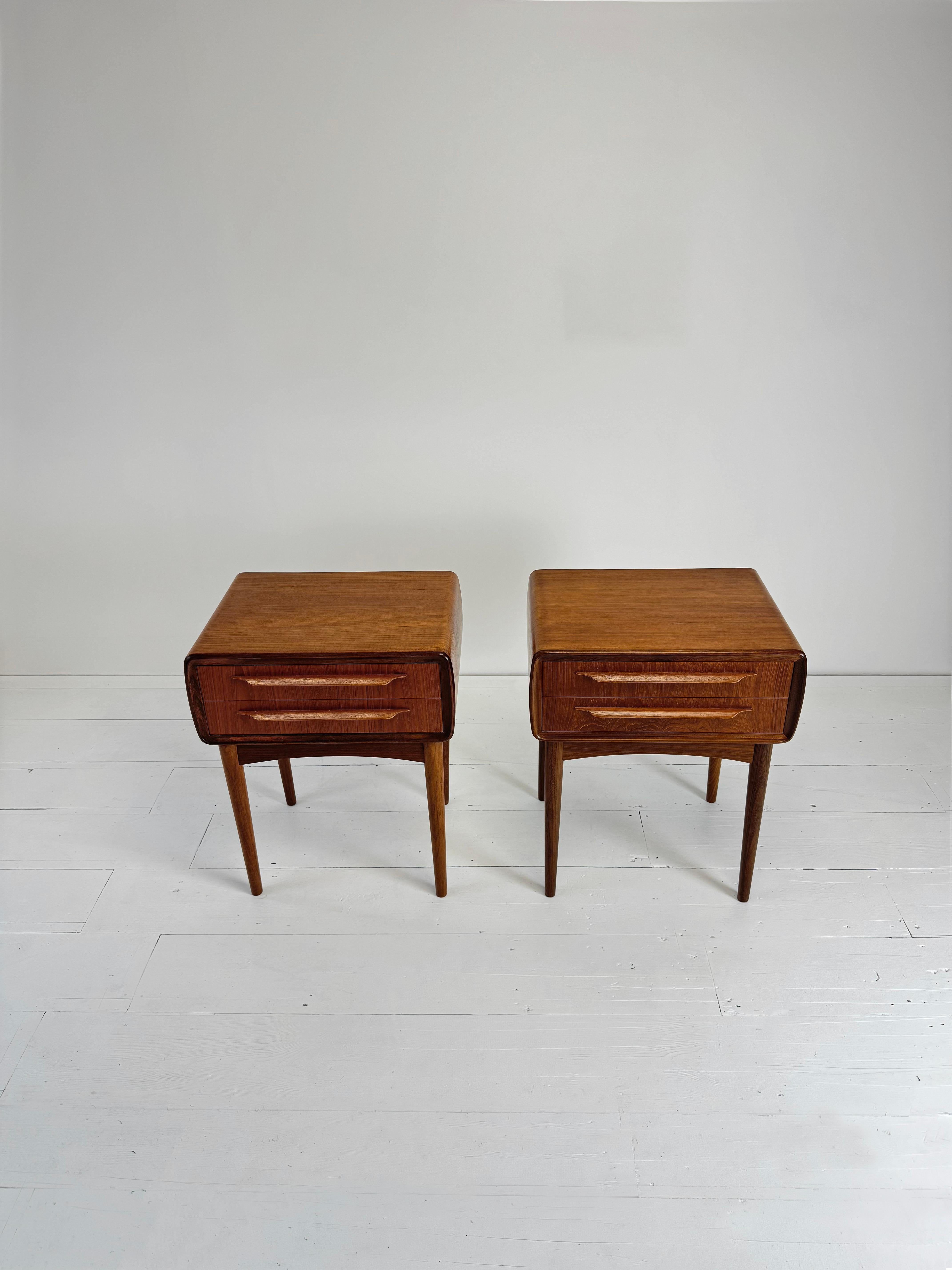 A Pair of Teak Night Stands by Johaness Andersen c.1960's In Good Condition For Sale In London, GB