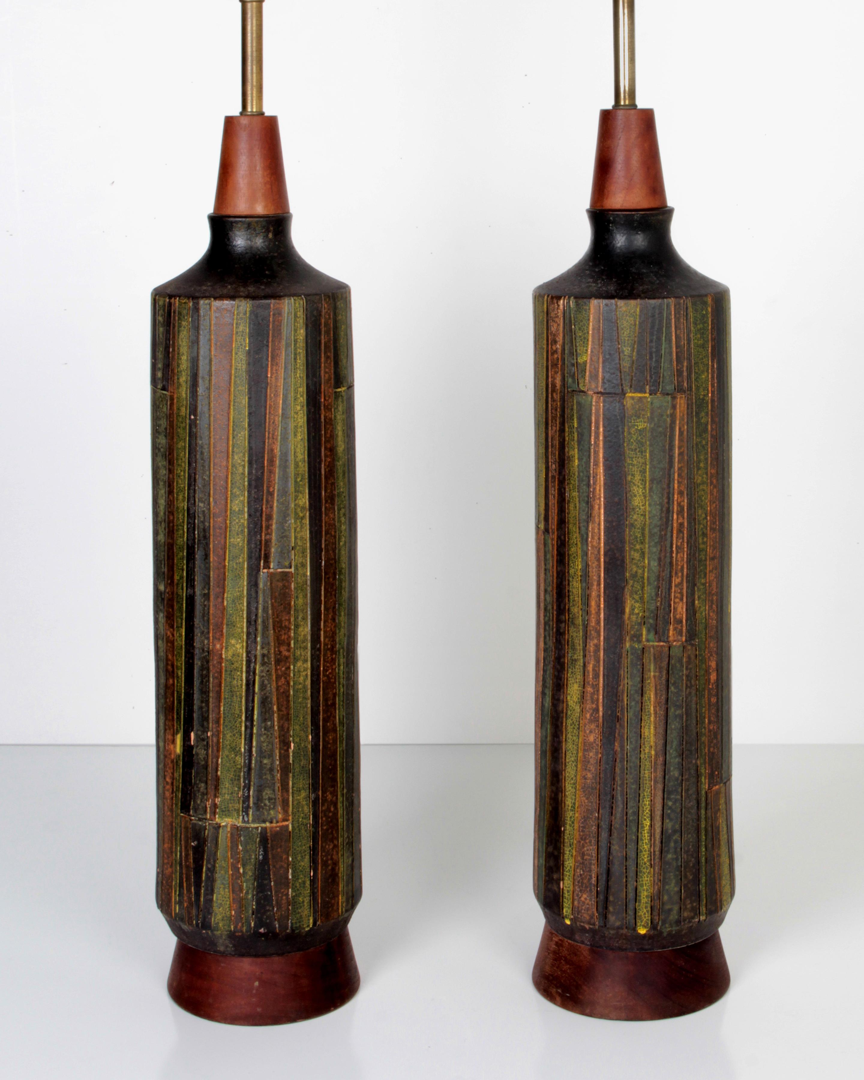 Raymor Textured Ceramic and Teak Table Lamps Designed by Aldo Londi, Circa 1950s In Good Condition In New York, NY