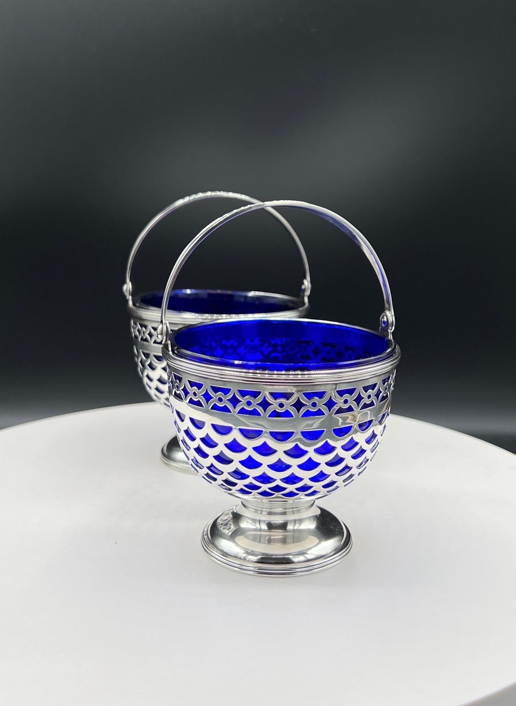 A Pair of Tiffany Baskets with Cobalt Liner In Good Condition For Sale In New York, NY