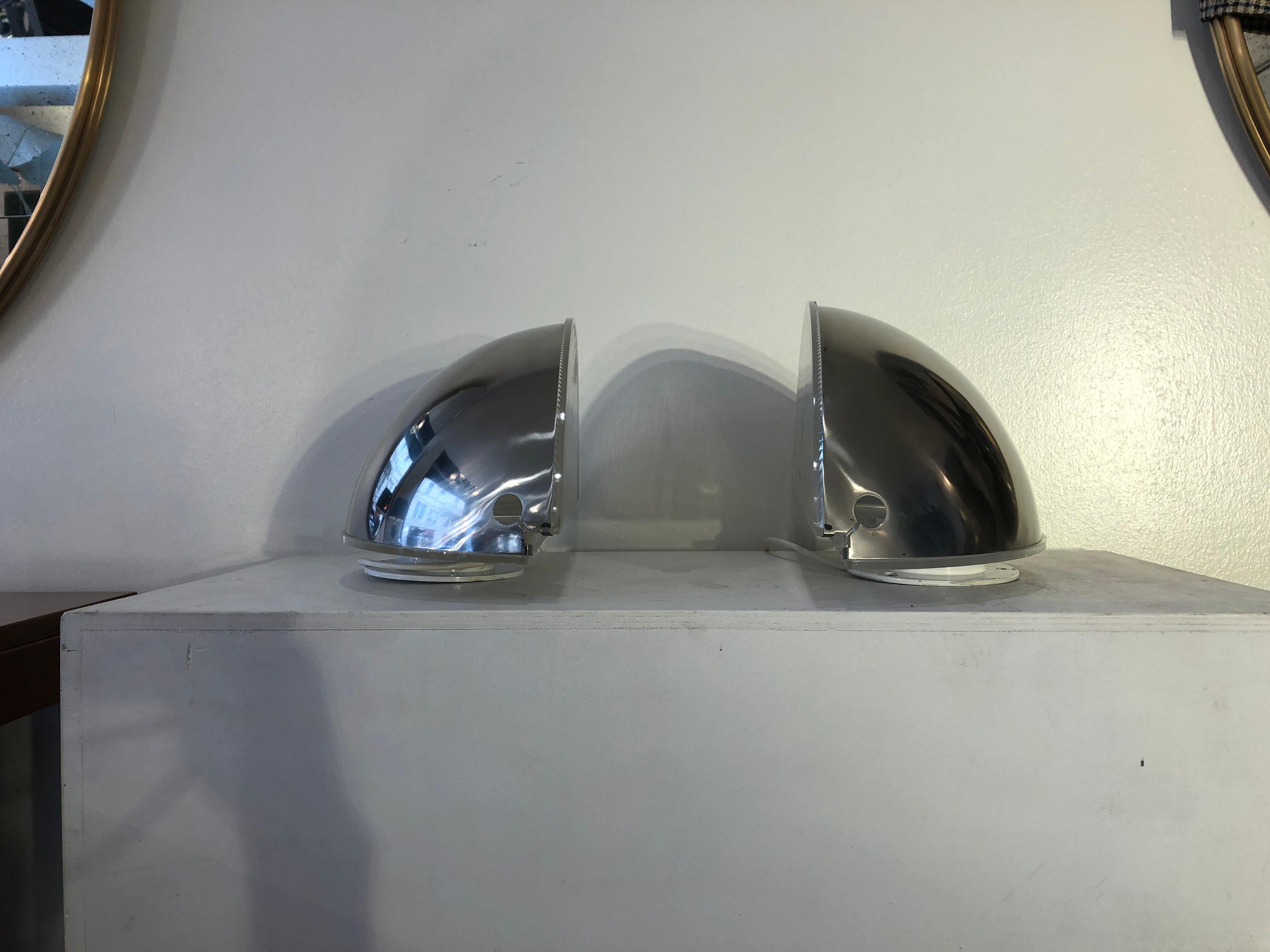 Late 20th Century Pair of Tobia Scarpa for Flos Quarto Model Metal and Plexiglass Wall Sconces For Sale
