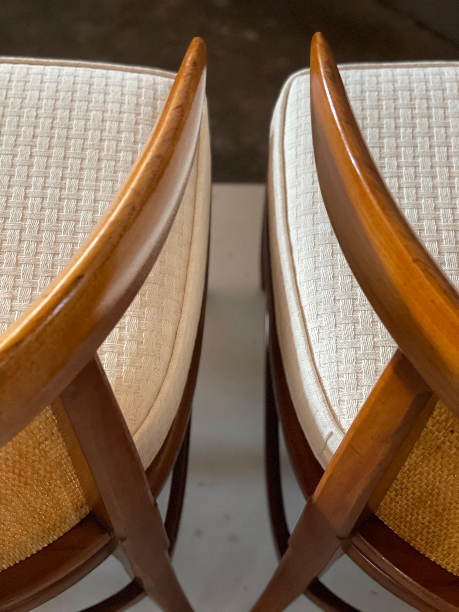 Paar Tomlinson „Sophisticate“ Sessel ohne Armlehne im Angebot 7