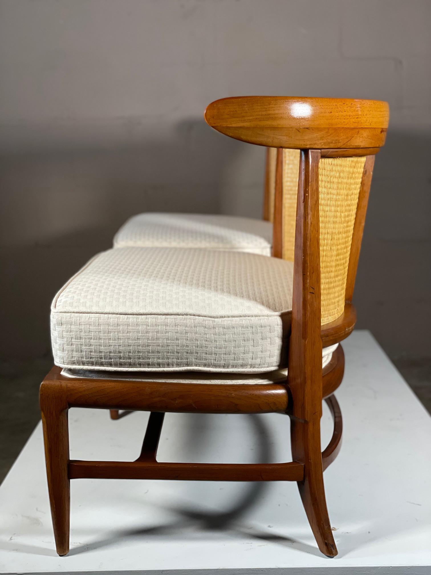 Paar Tomlinson „Sophisticate“ Sessel ohne Armlehne im Angebot 2