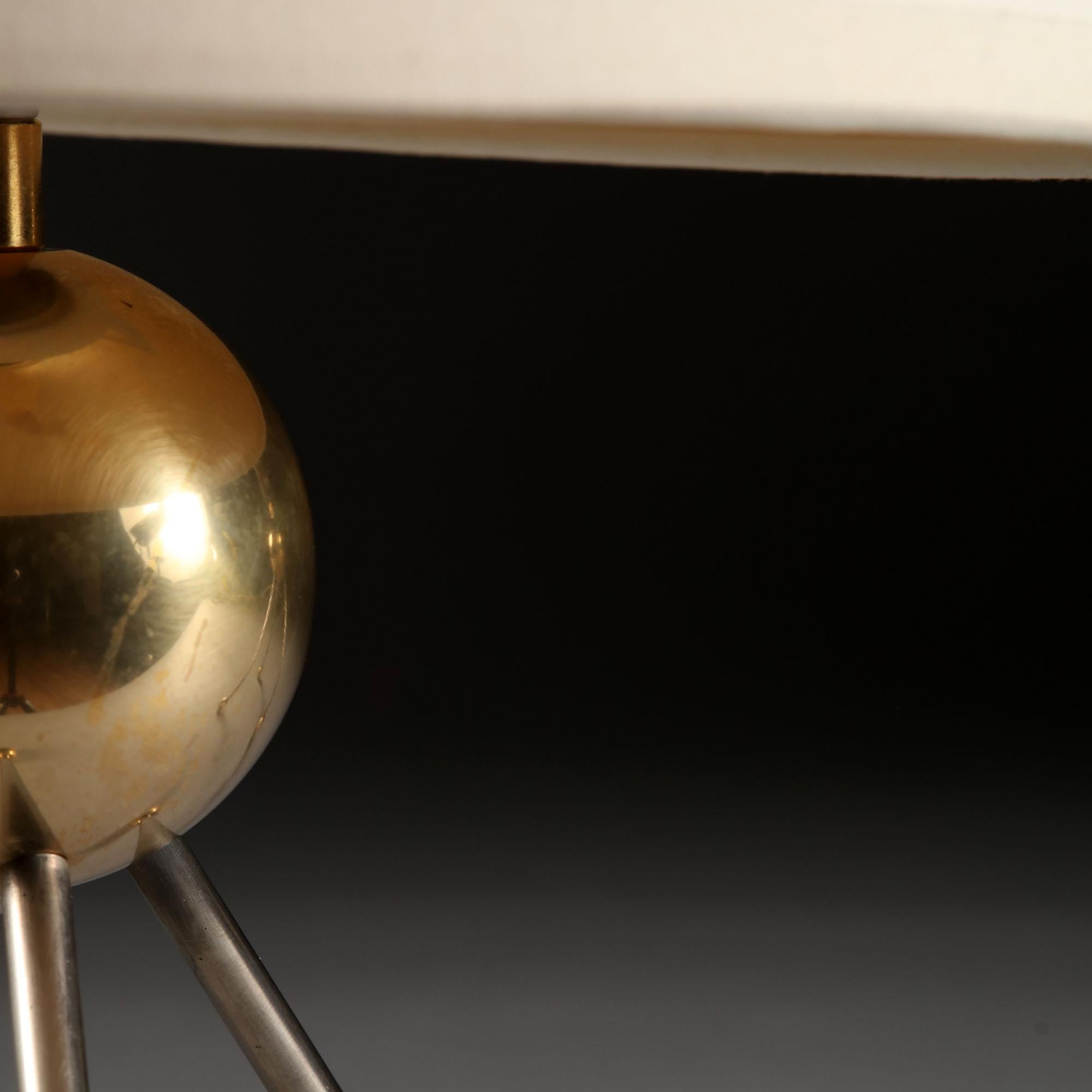 English Pair of Tripod Table Lamps of Sputnik Form, in Steel and Brass, Contemporary For Sale