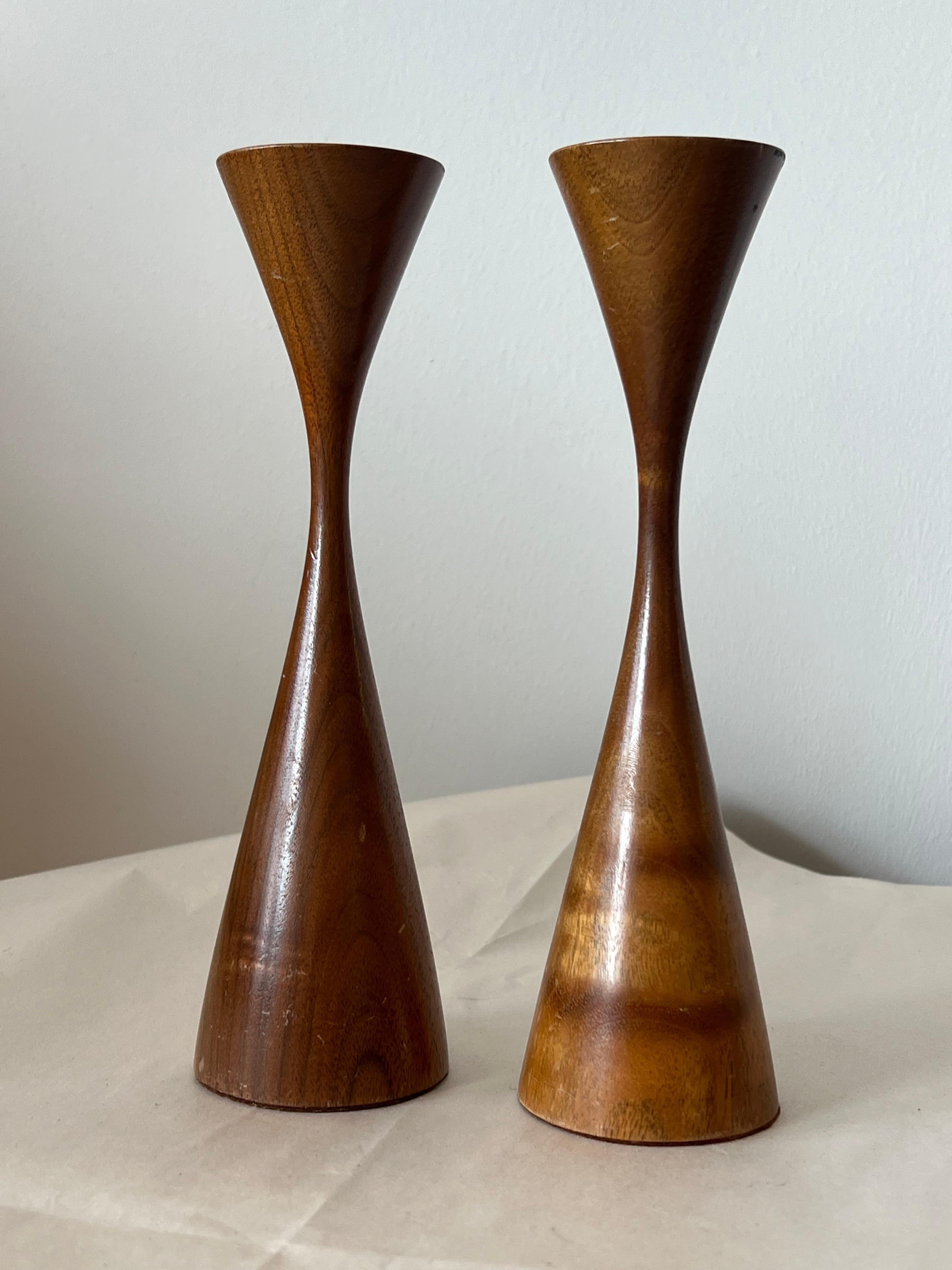 American A Pair of Turned Walnut Candlesticks by Rude Osolnik 1970's For Sale
