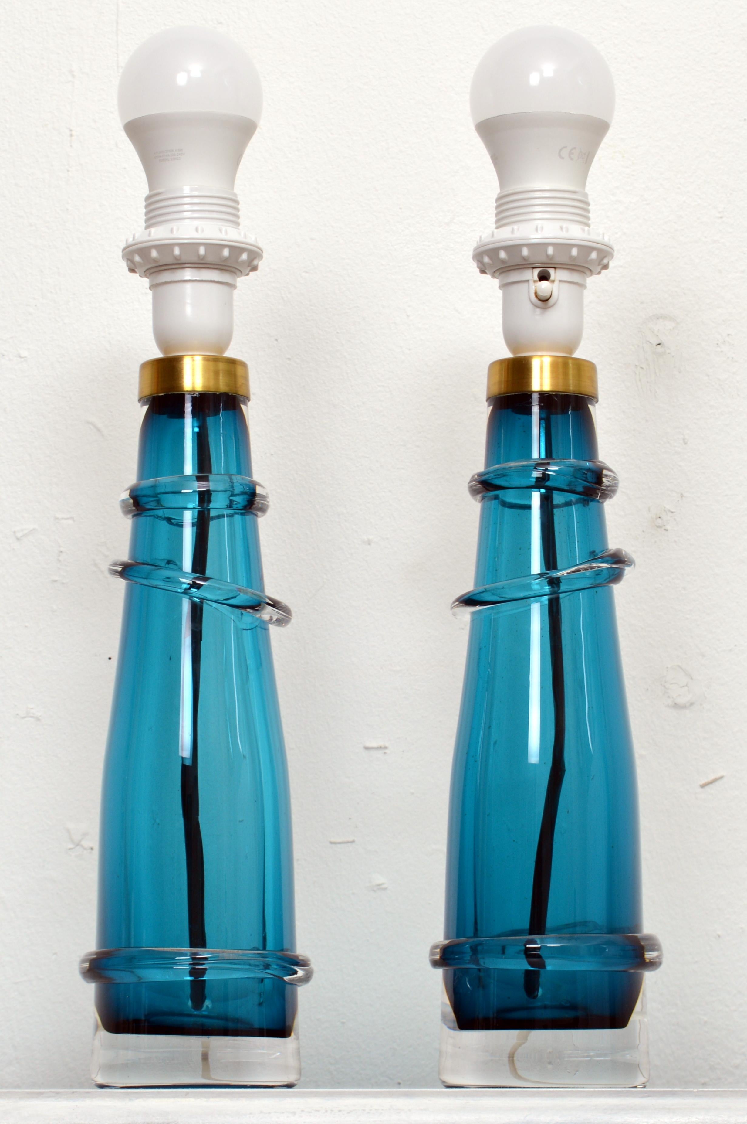 Scandinave moderne Paire de lampes de bureau en verre turquoise de Carl Fagerlund pour Orrefors, Suède en vente