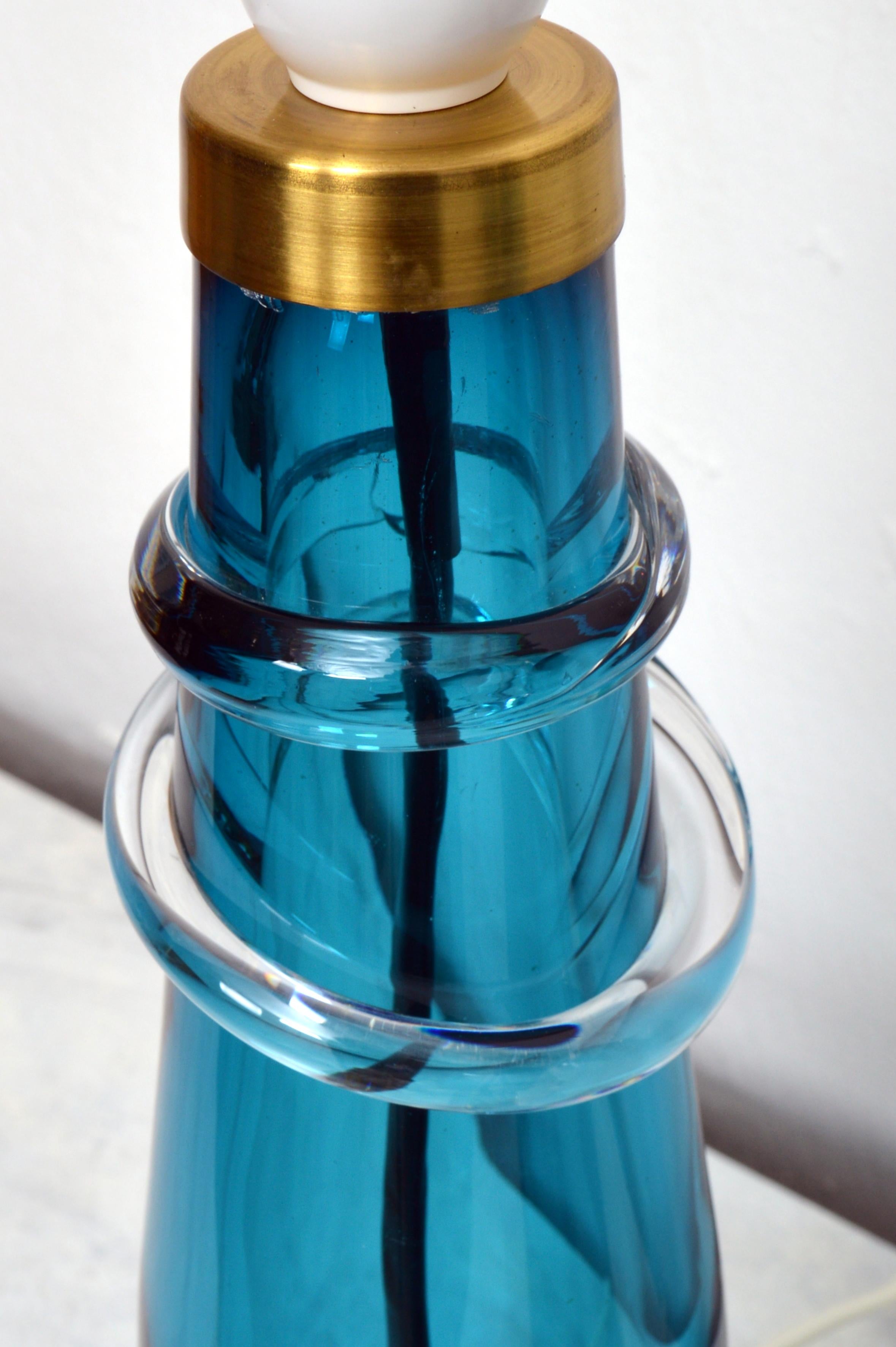 Milieu du XXe siècle Paire de lampes de bureau en verre turquoise de Carl Fagerlund pour Orrefors, Suède en vente