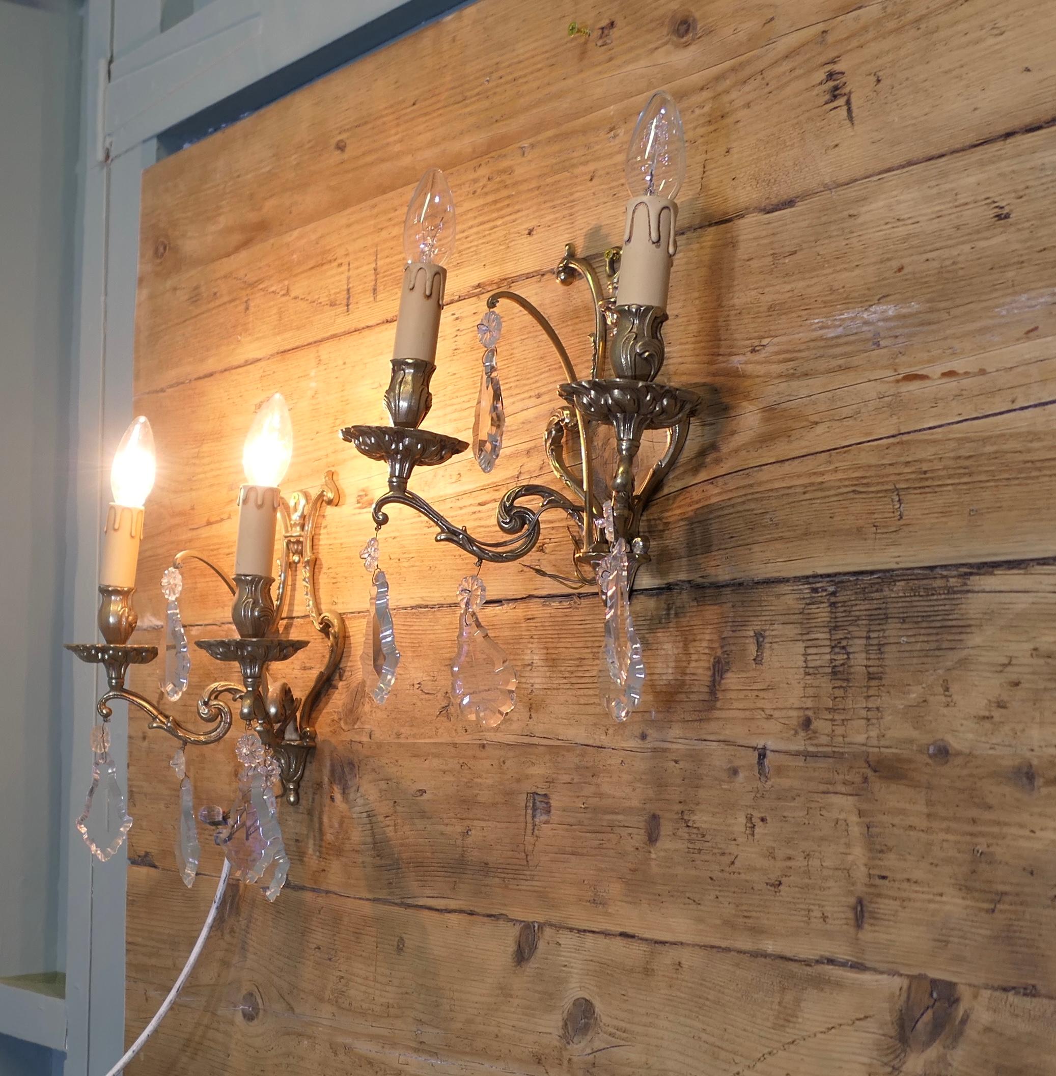Stile provenzale Una coppia di  Lampadari a parete gemelli, applique gemelle  Sono molto belli in vendita