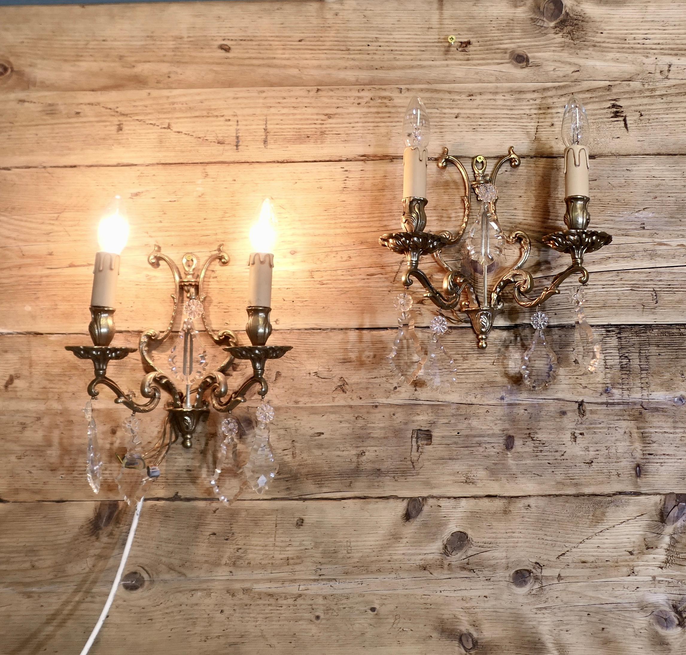 Una coppia di  Lampadari a parete gemelli, applique gemelle  Sono molto belli In condizioni buone in vendita a Godshill, Isle of Wight