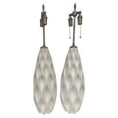 Paire de corps uniques en forme de vagues stylisées organiques françaises avec utilisation de lampes