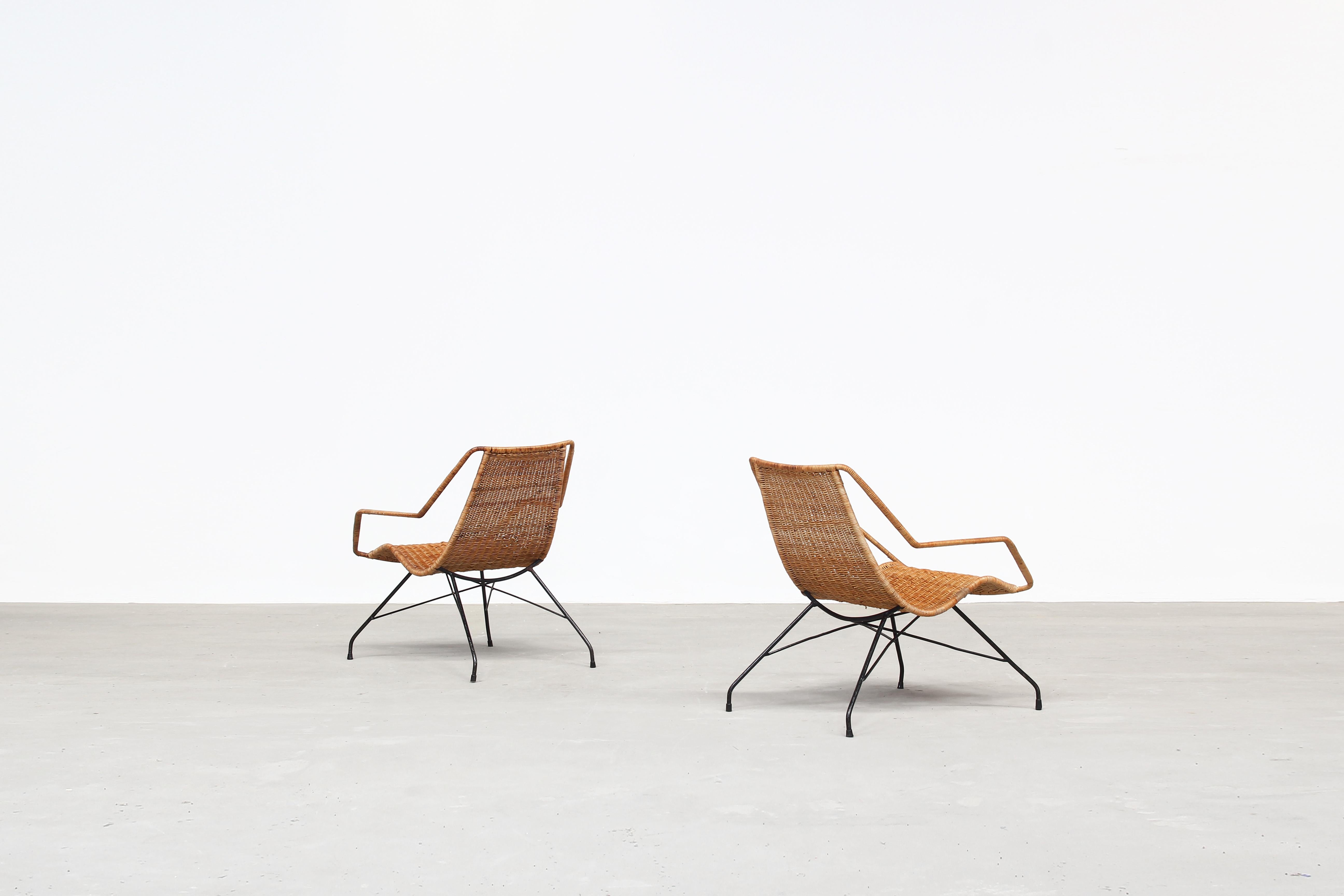 Pair of Rattan Lounge Chairs by Carlo Hauner & Martin Eisler In Good Condition In Berlin, DE